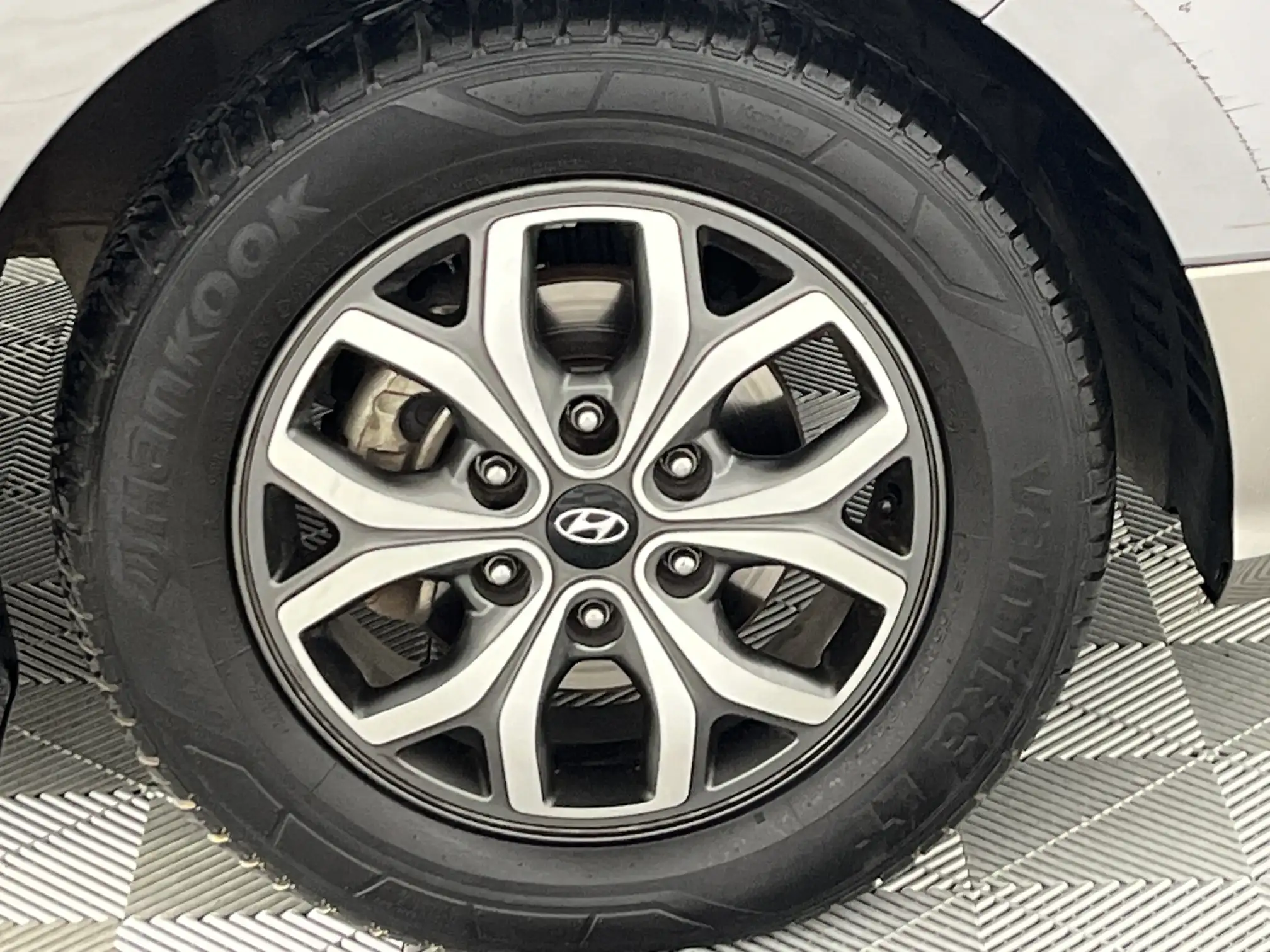 Hyundai H-1