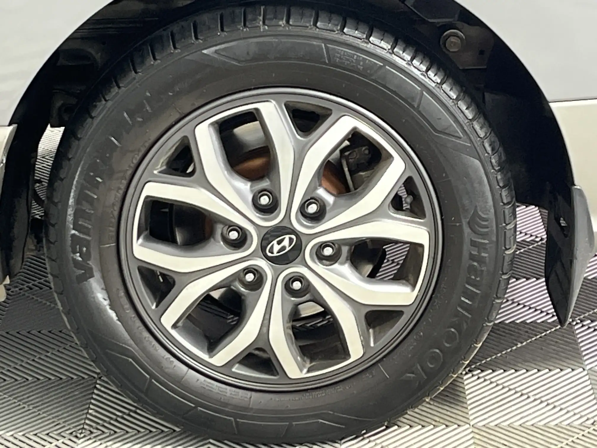 Hyundai H-1