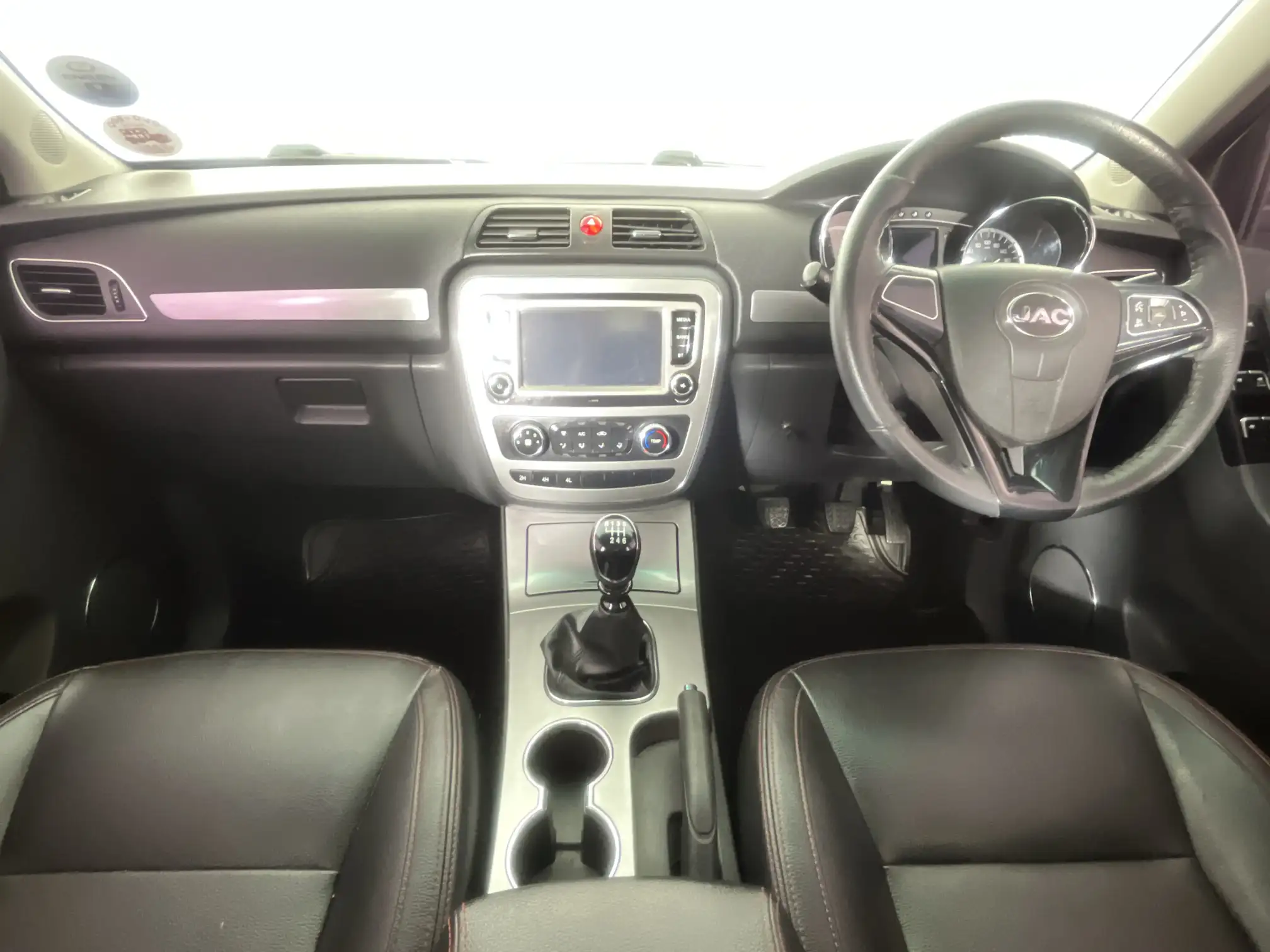 JAC T6