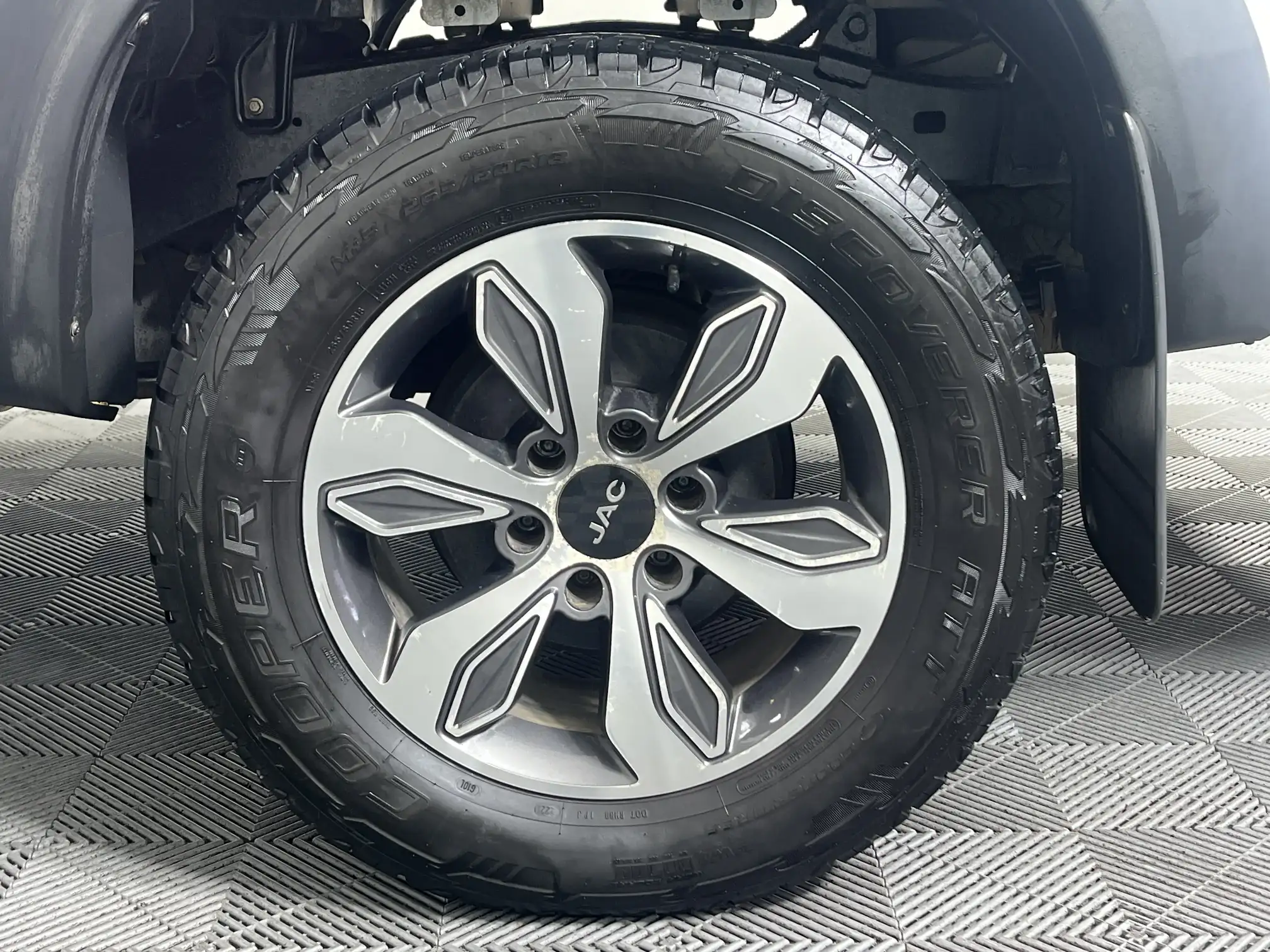 JAC T6