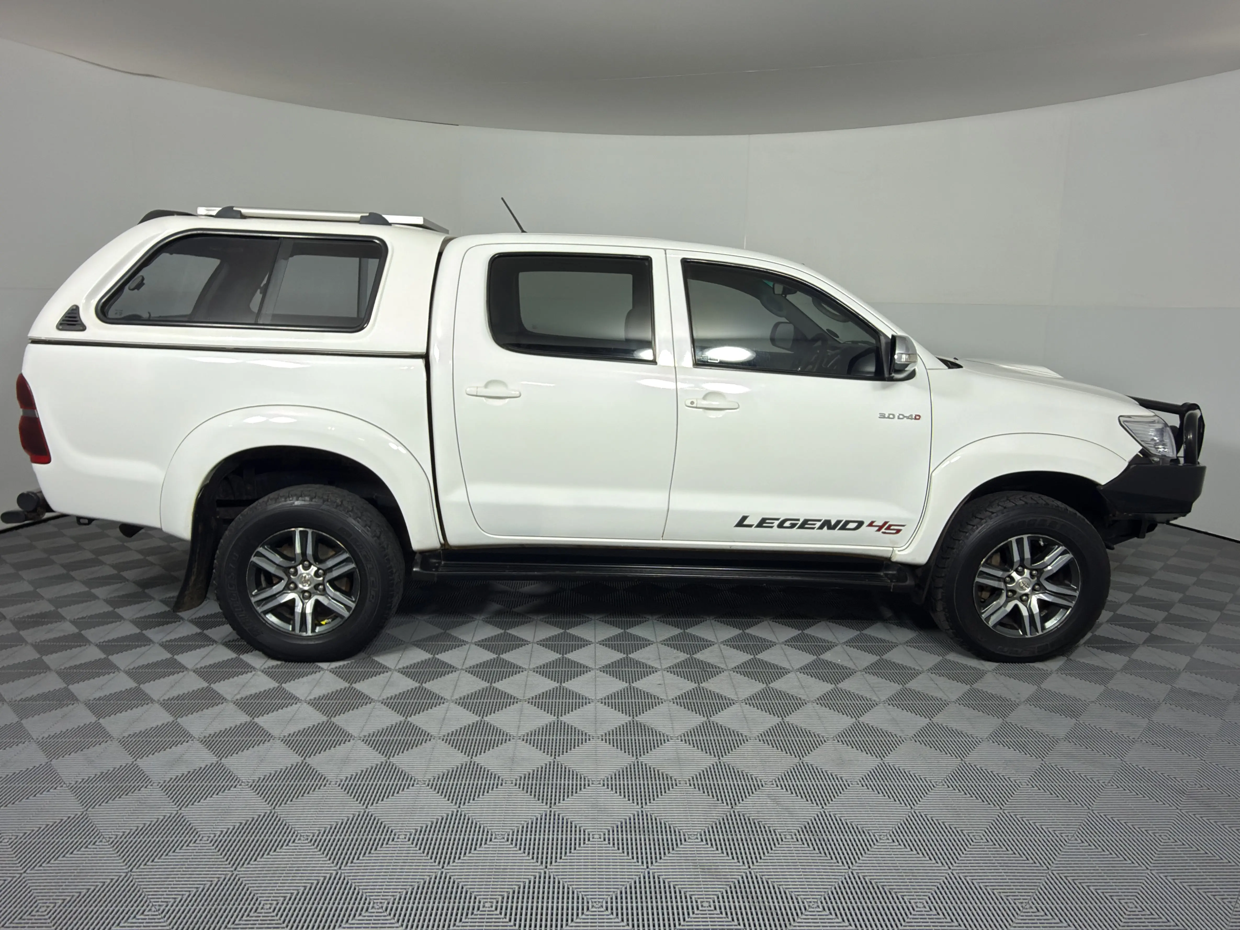 2016 Toyota Hilux 3.0 D-4d Legend 45 4x4 Auto Pick Up Double Cab, photo 4