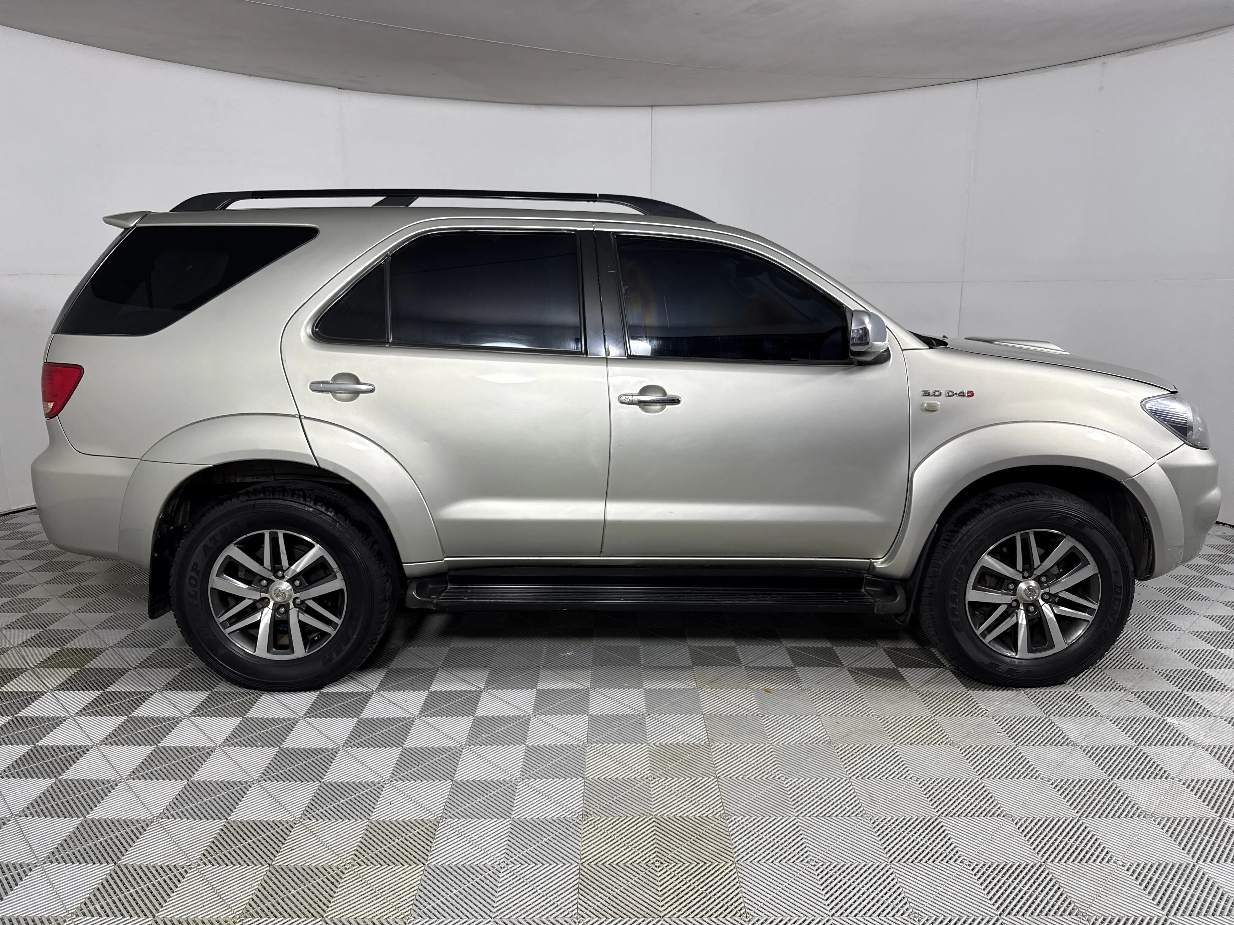 2007 Toyota Fortuner 3.0d-4d R/B, photo 4