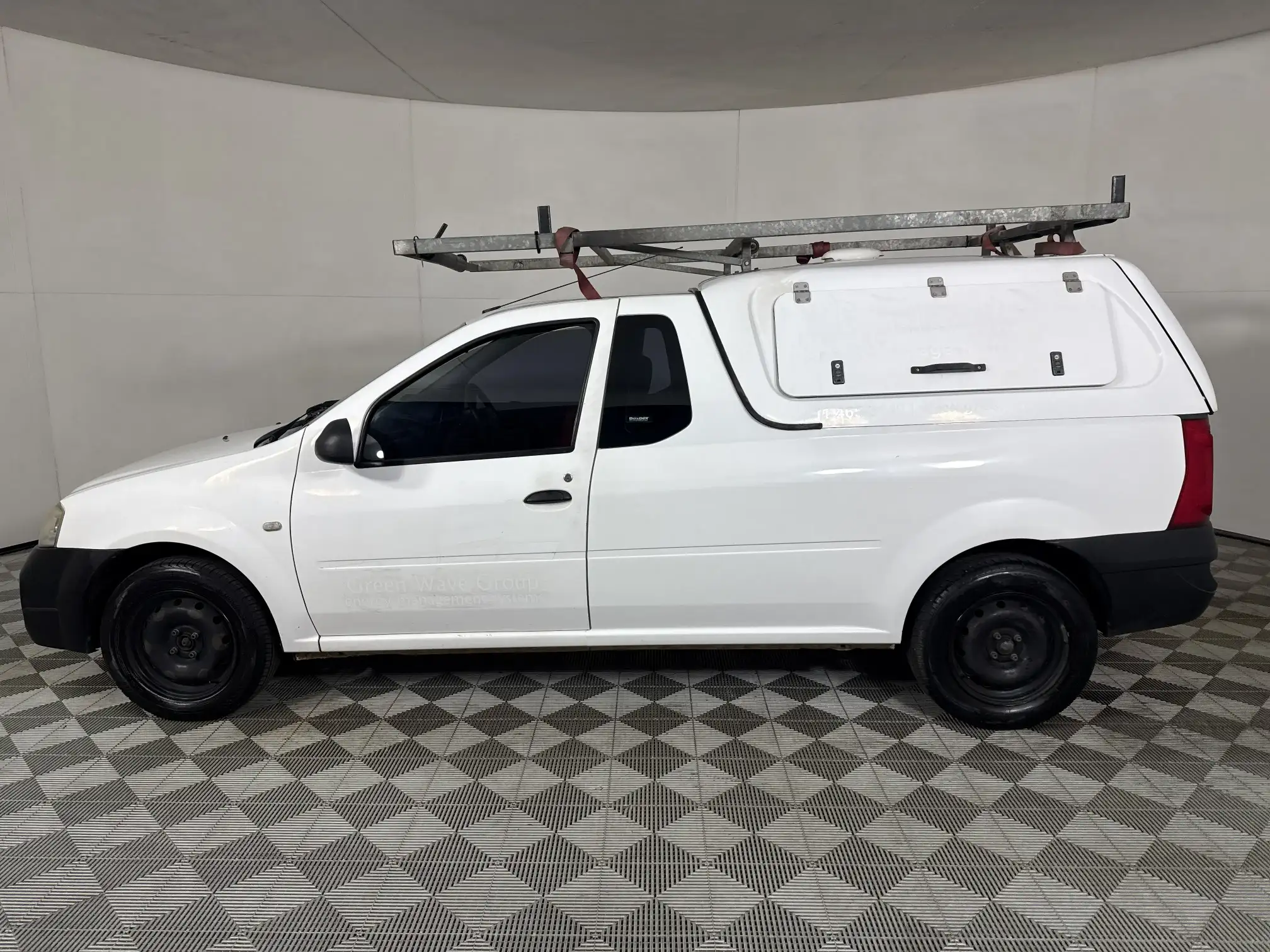 Nissan NP200