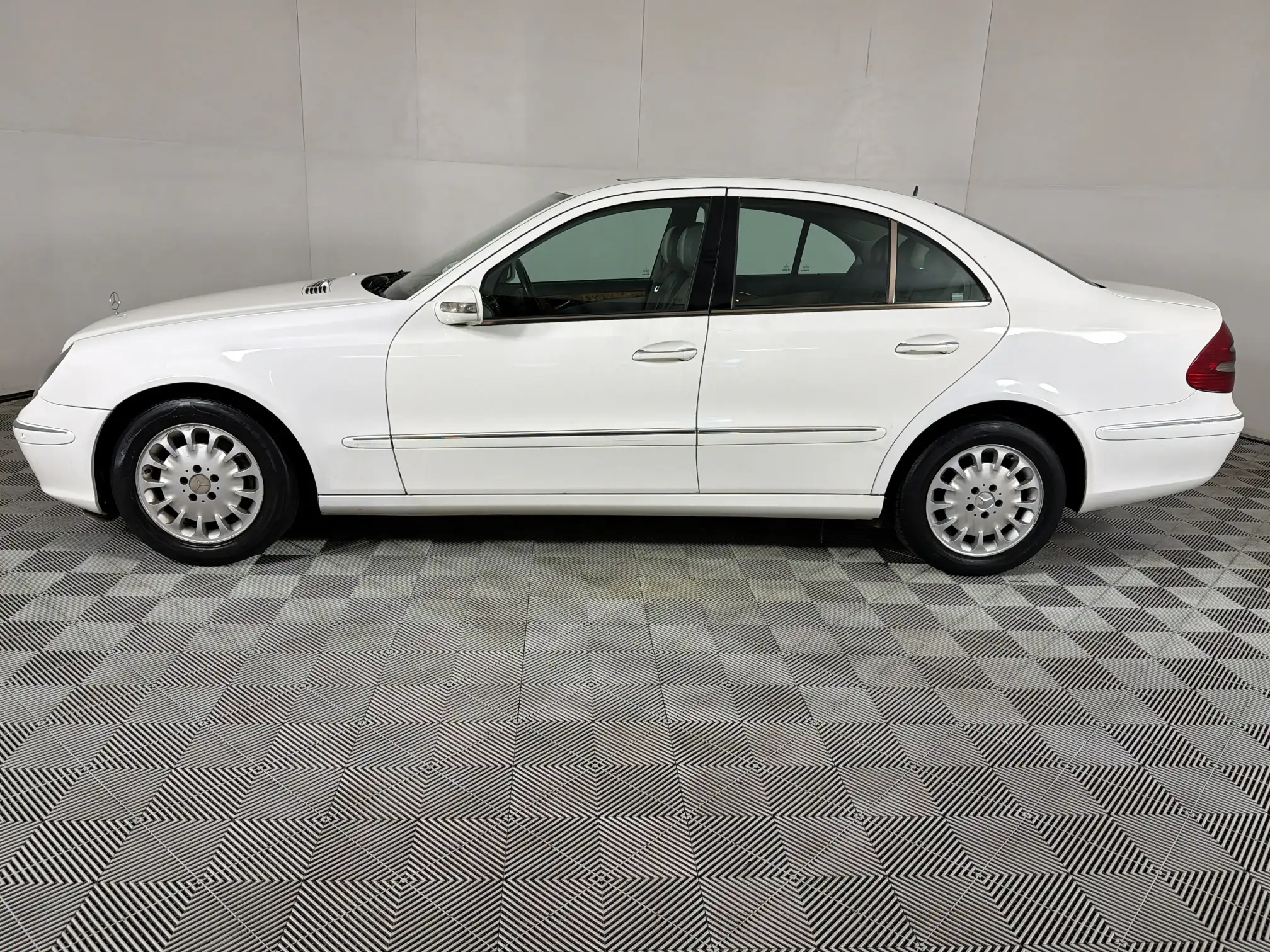 Mercedes-Benz E Class Sedan