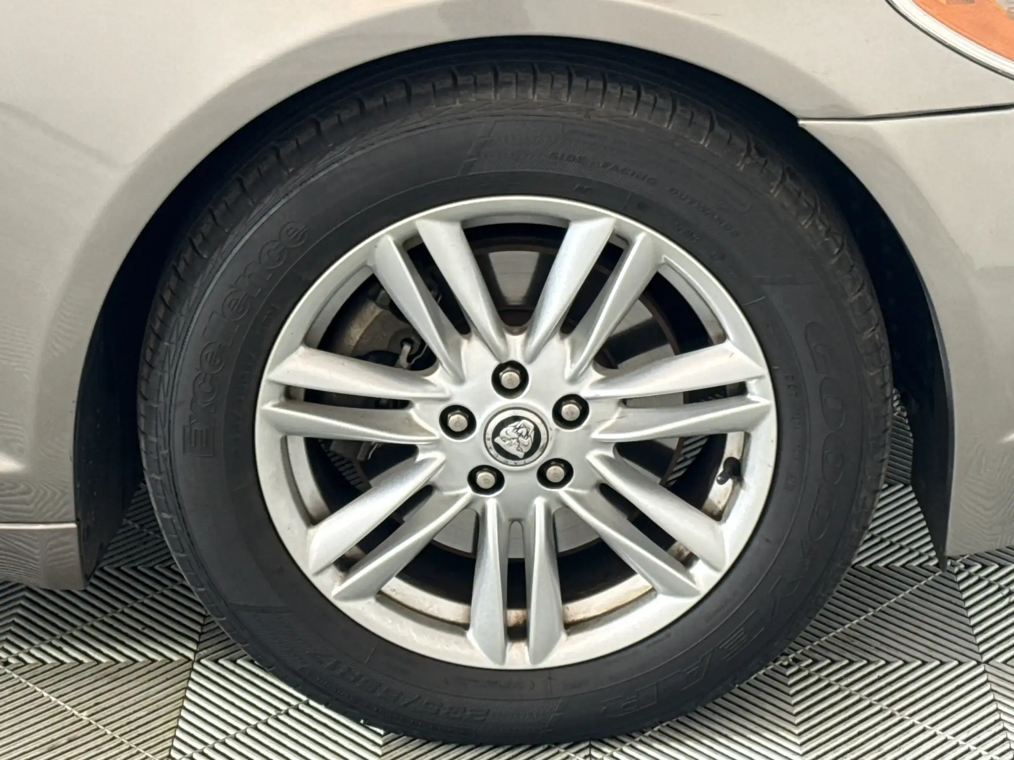 Jaguar XF