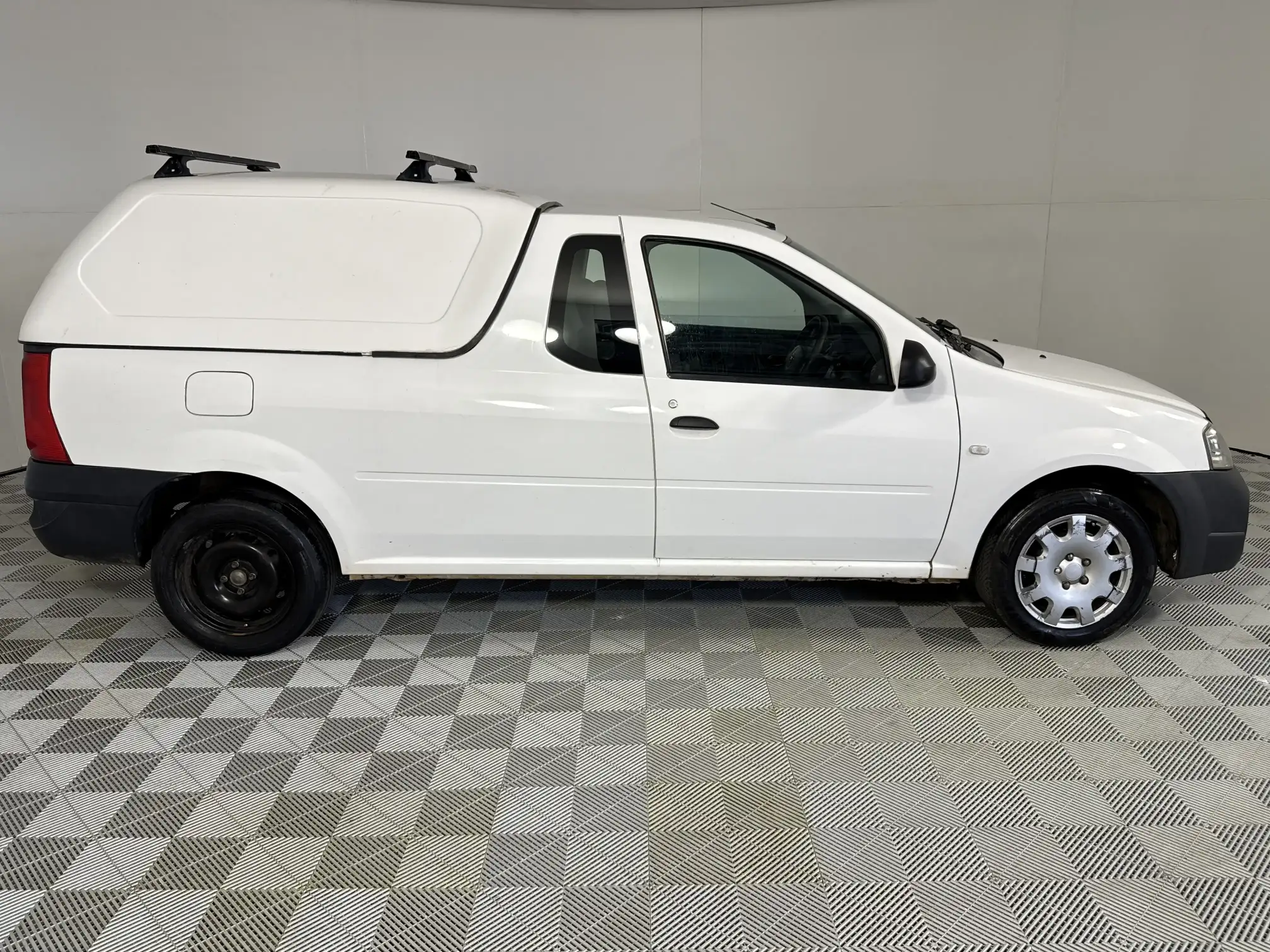 Nissan NP200