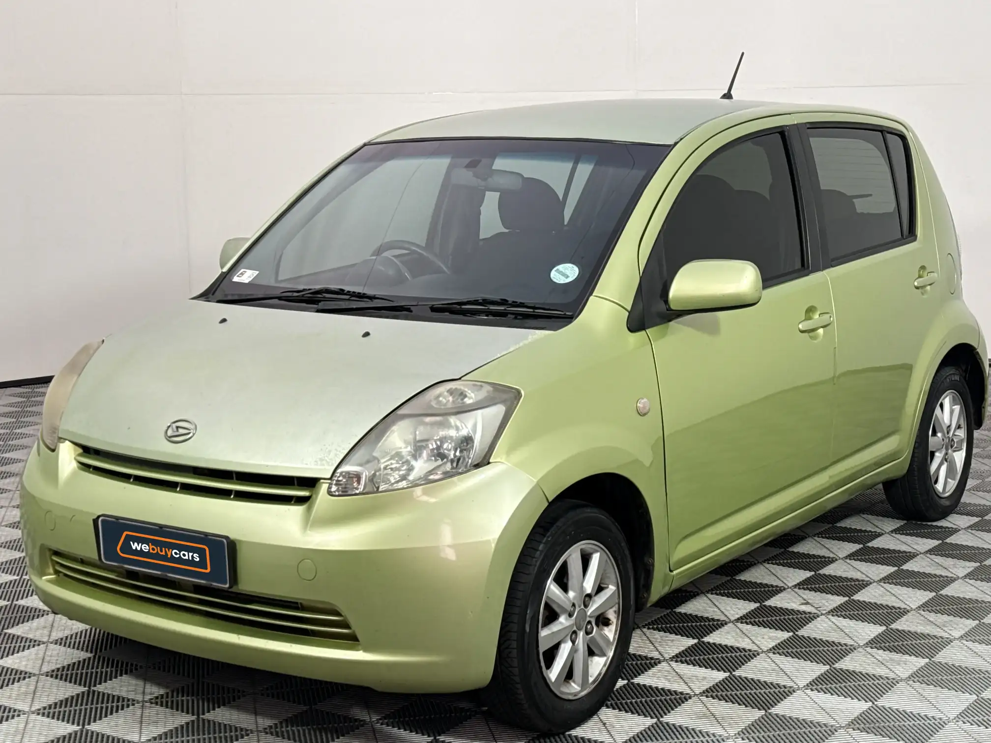 2006 Daihatsu Sirion