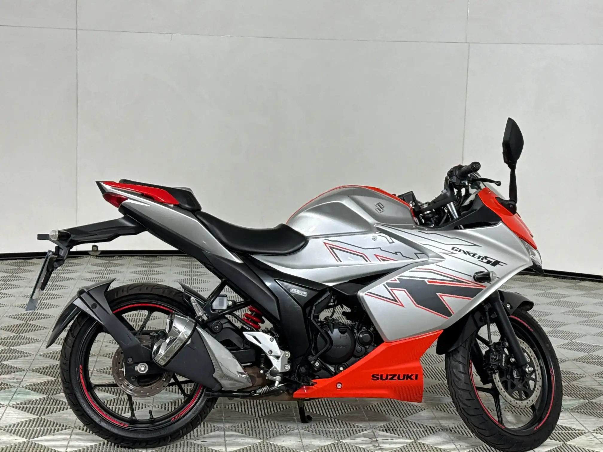 Suzuki GSX