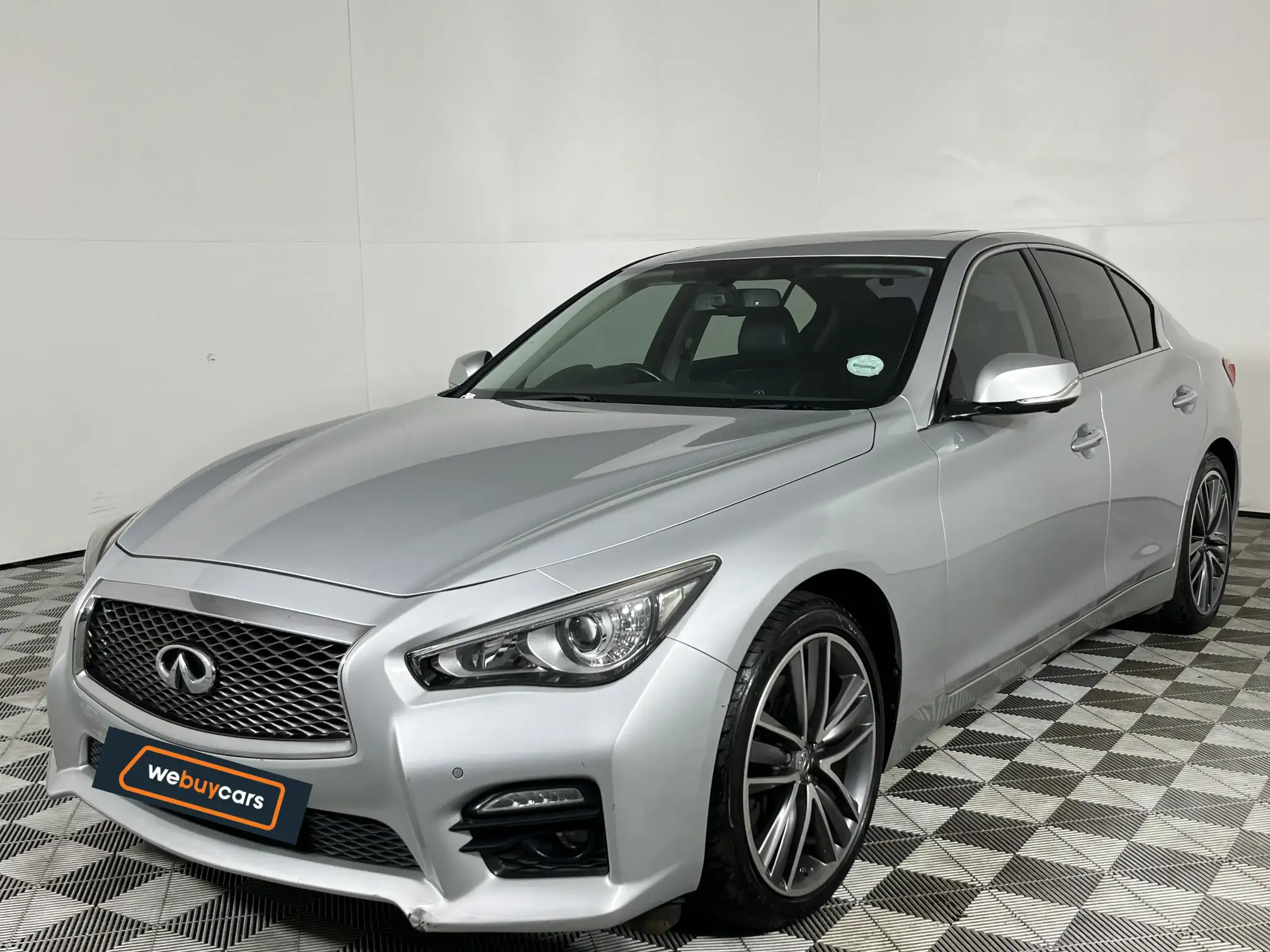 2015 Infiniti Q50