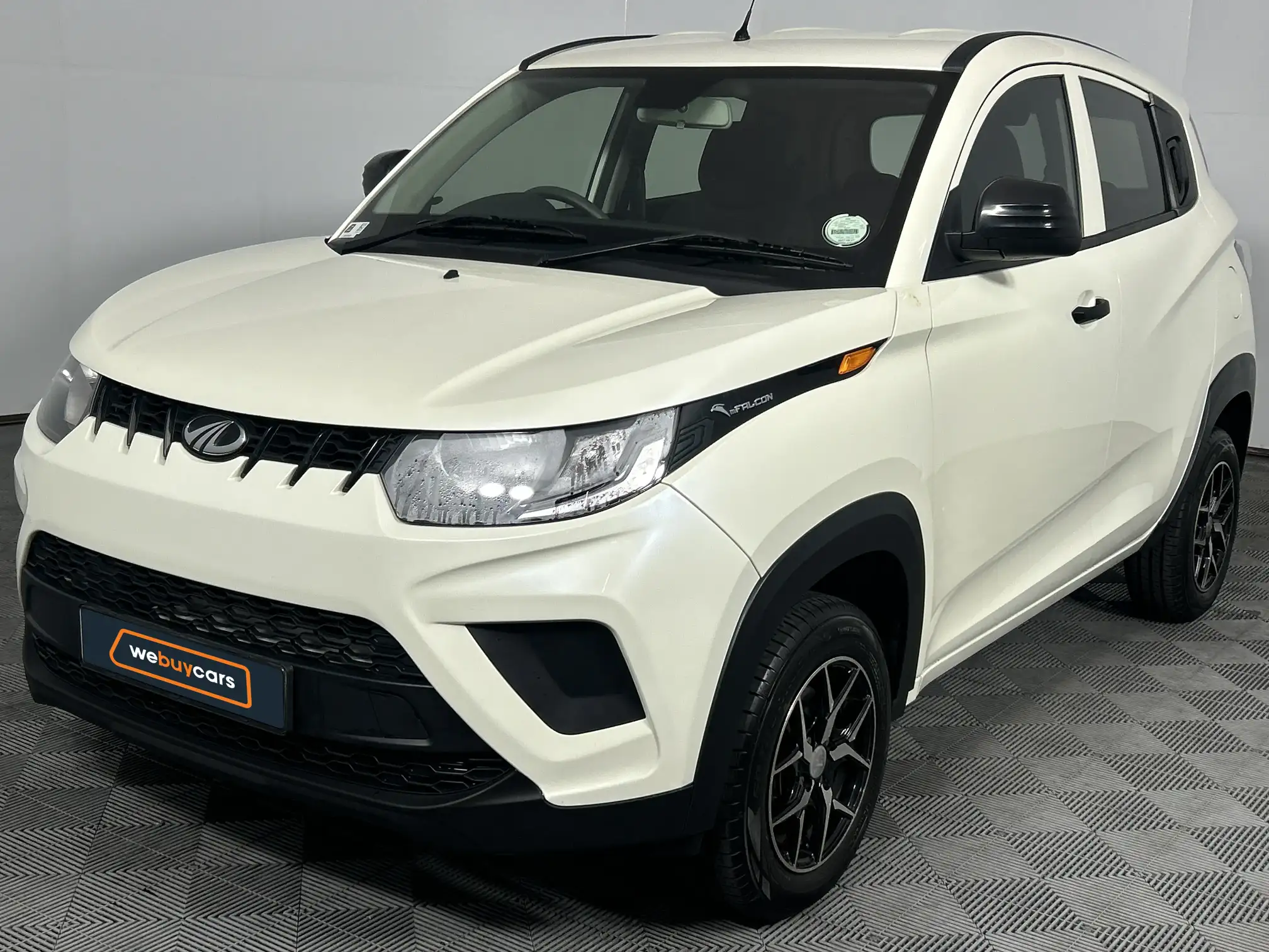 2022 Mahindra KUV 100