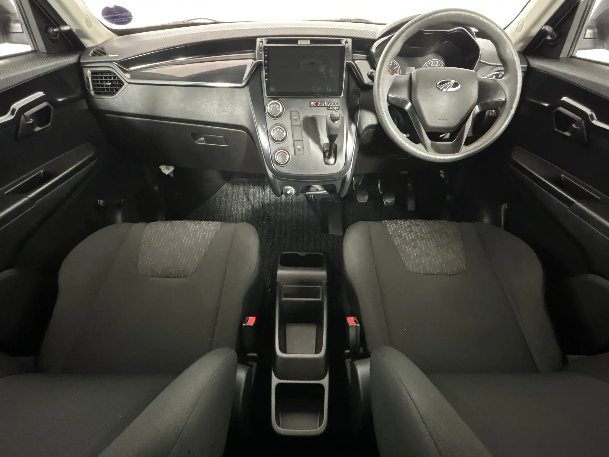 Mahindra KUV 100