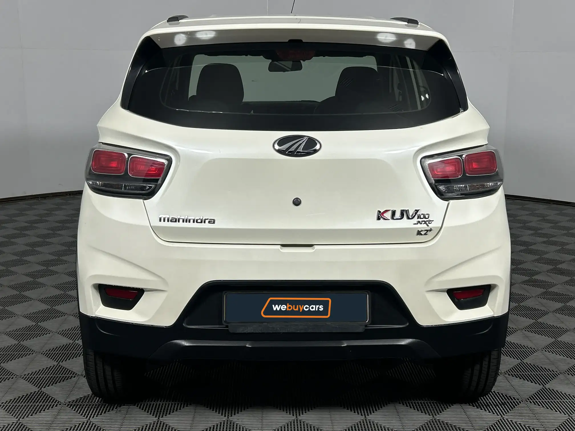 Mahindra KUV 100