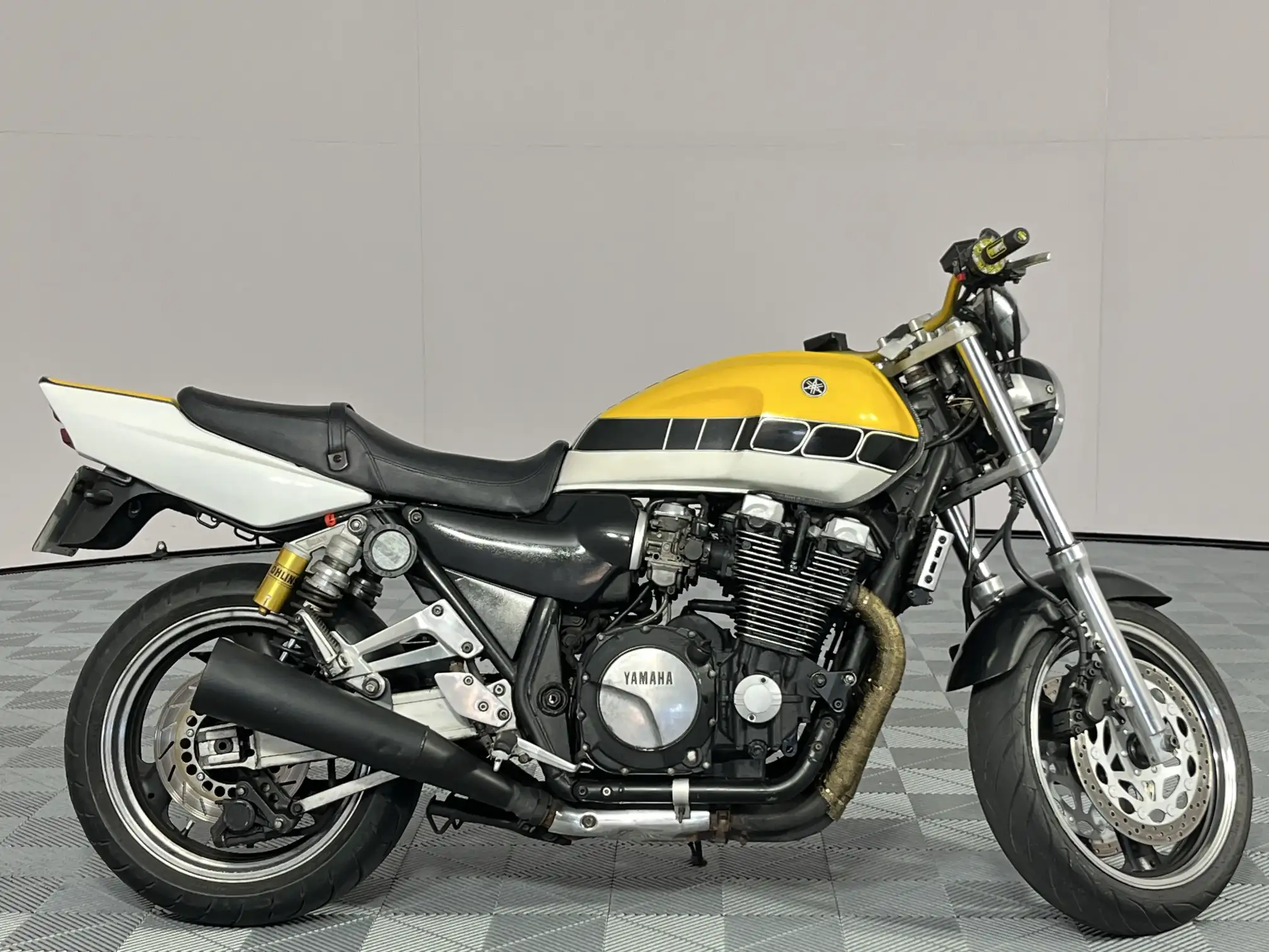 Yamaha XJR