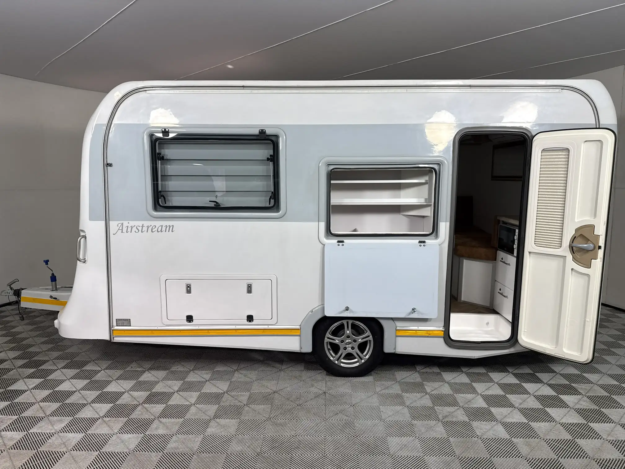 Custom Campers PTY Ltd Airflow