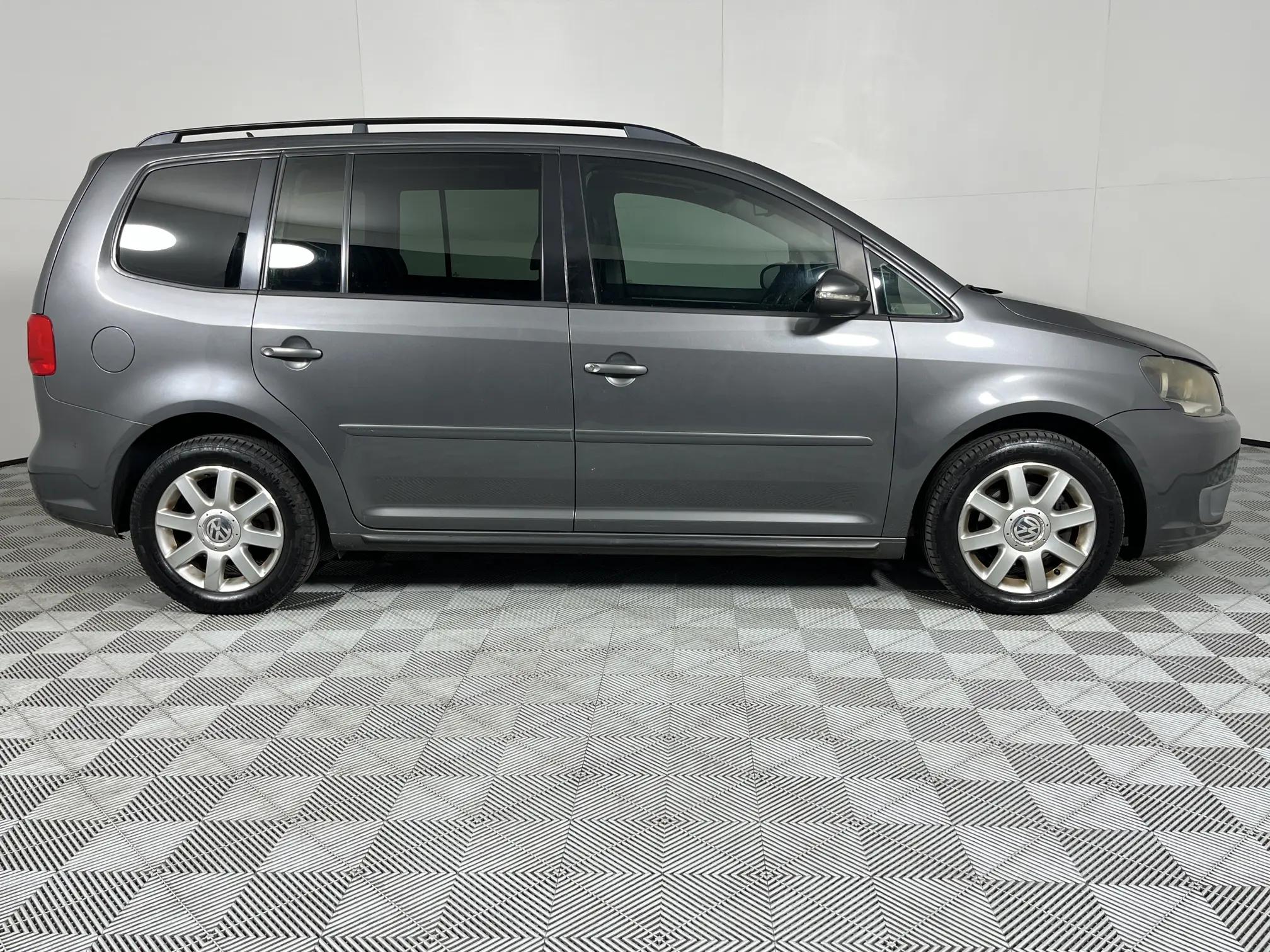 Volkswagen (VW) Touran 2.0 TDi Comfortline DSG for sale - R 106 900 ...