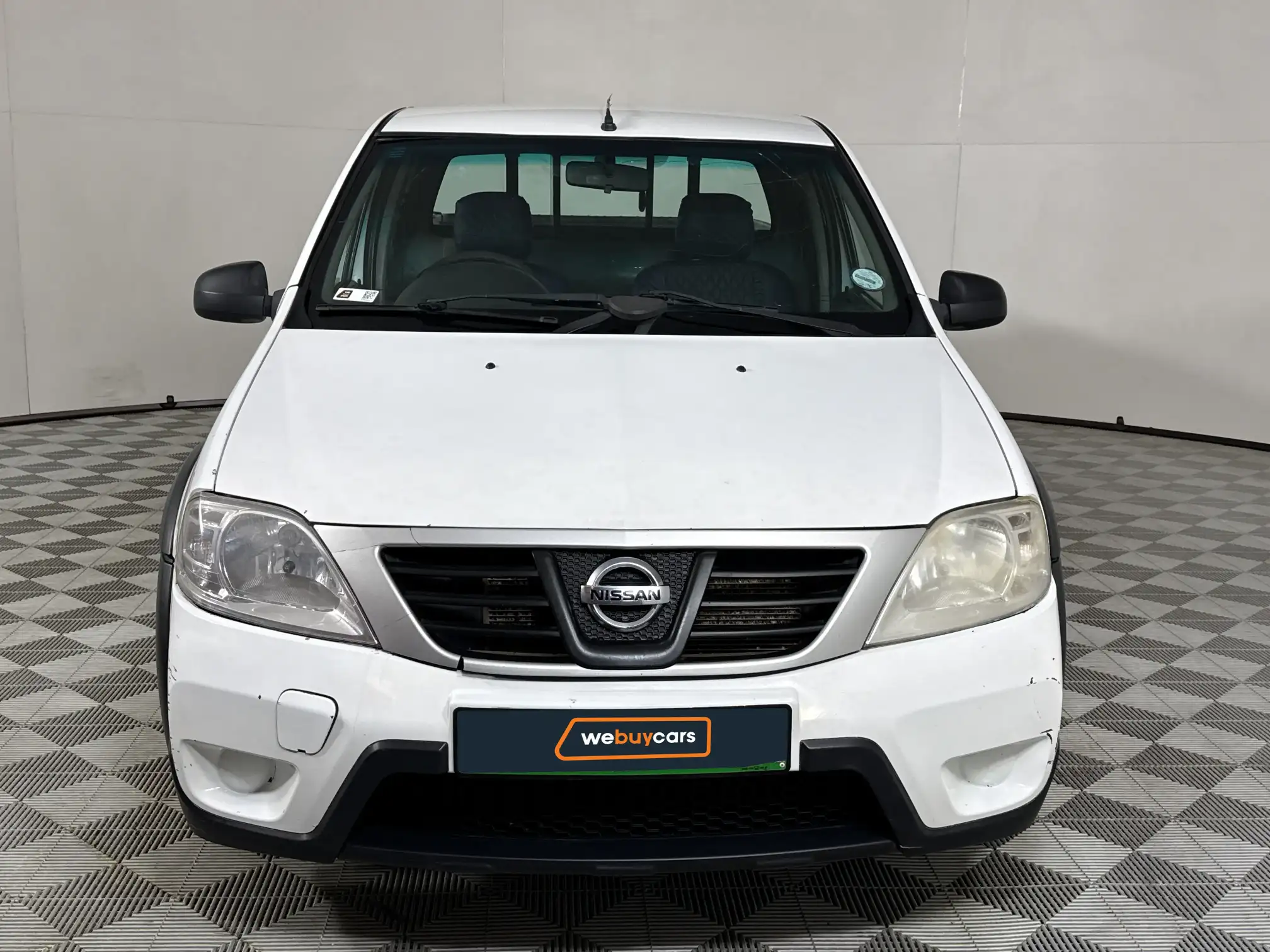 Nissan NP200