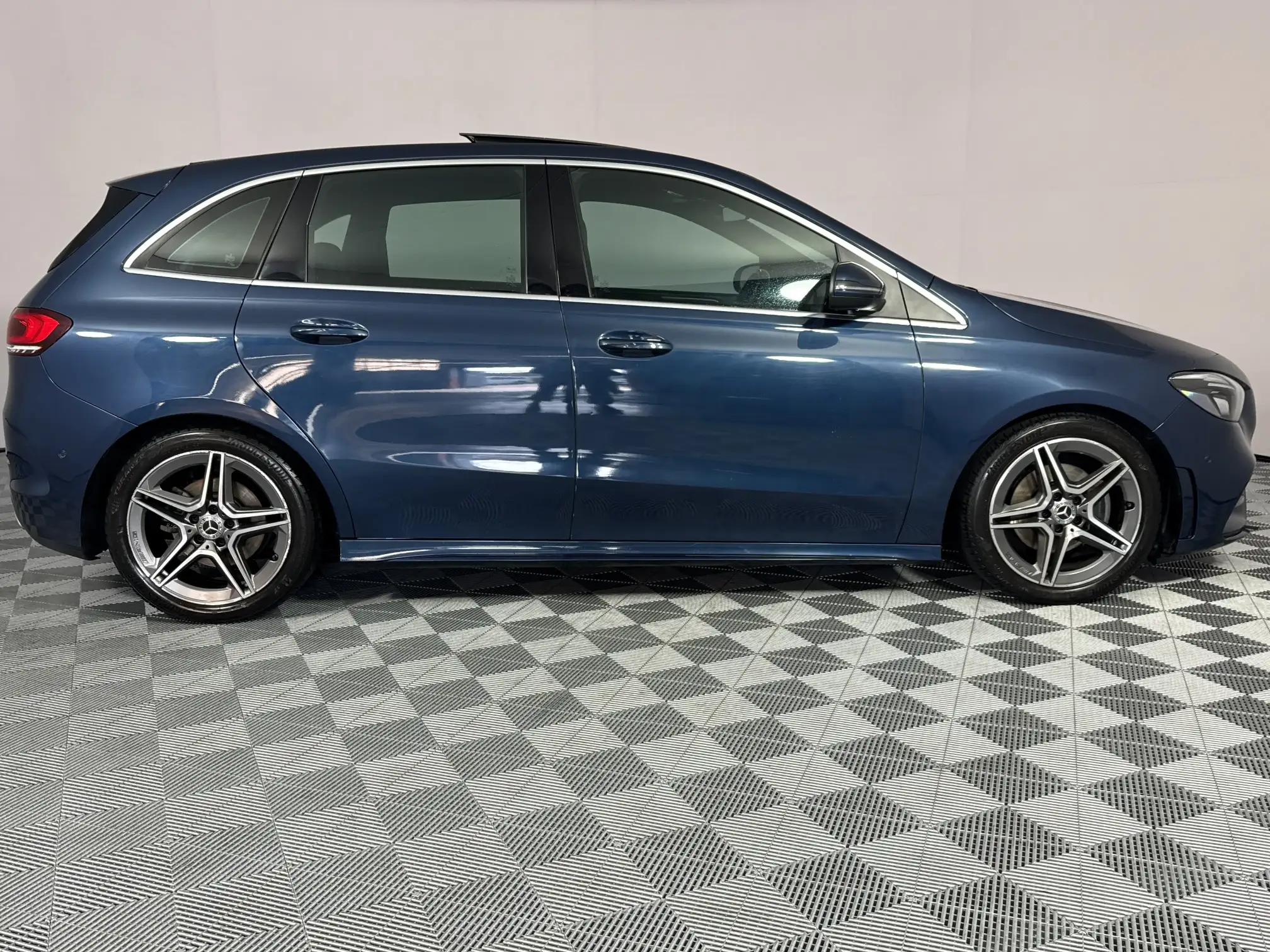 Mercedes-Benz B Class