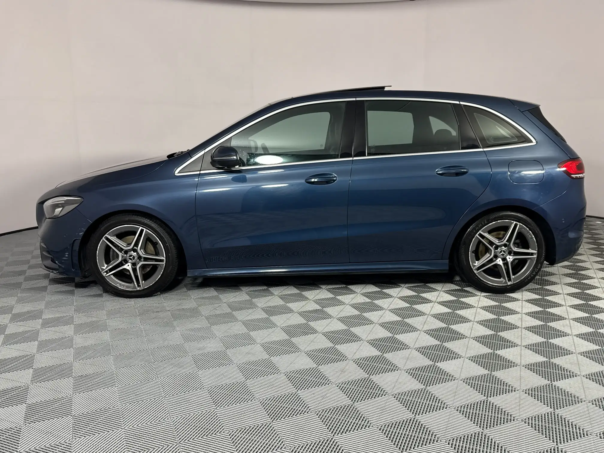 Mercedes-Benz B Class