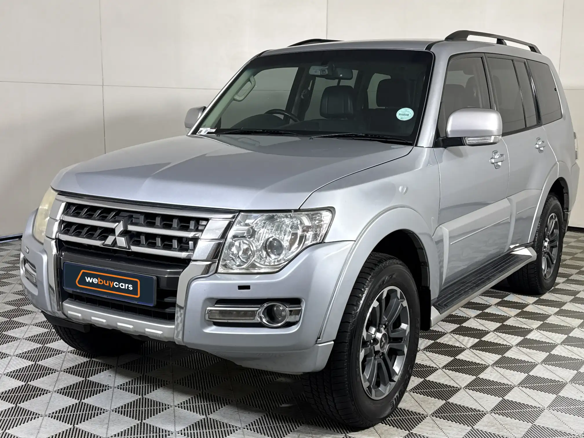 2015 Mitsubishi Pajero