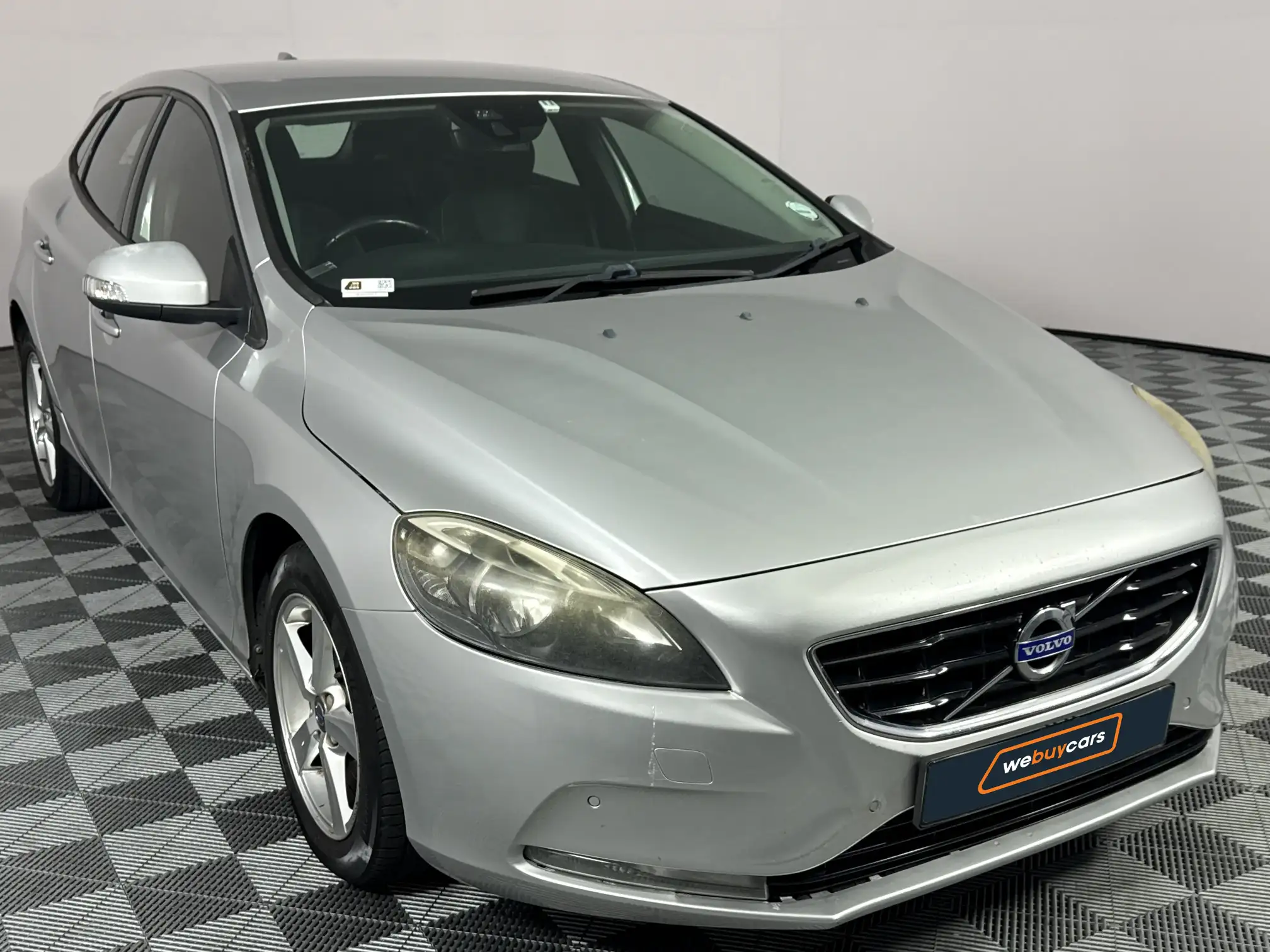 Volvo V40