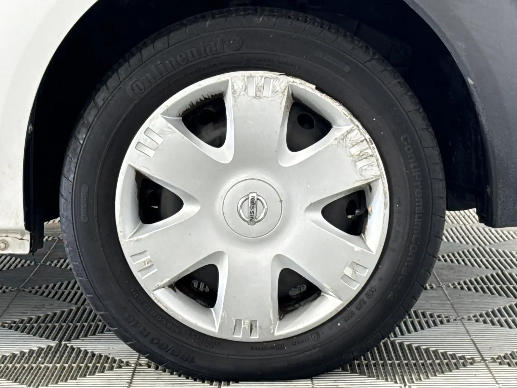 Nissan NP200