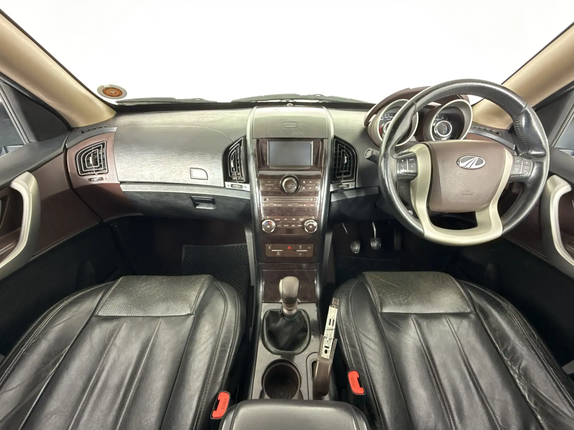 Mahindra XUV