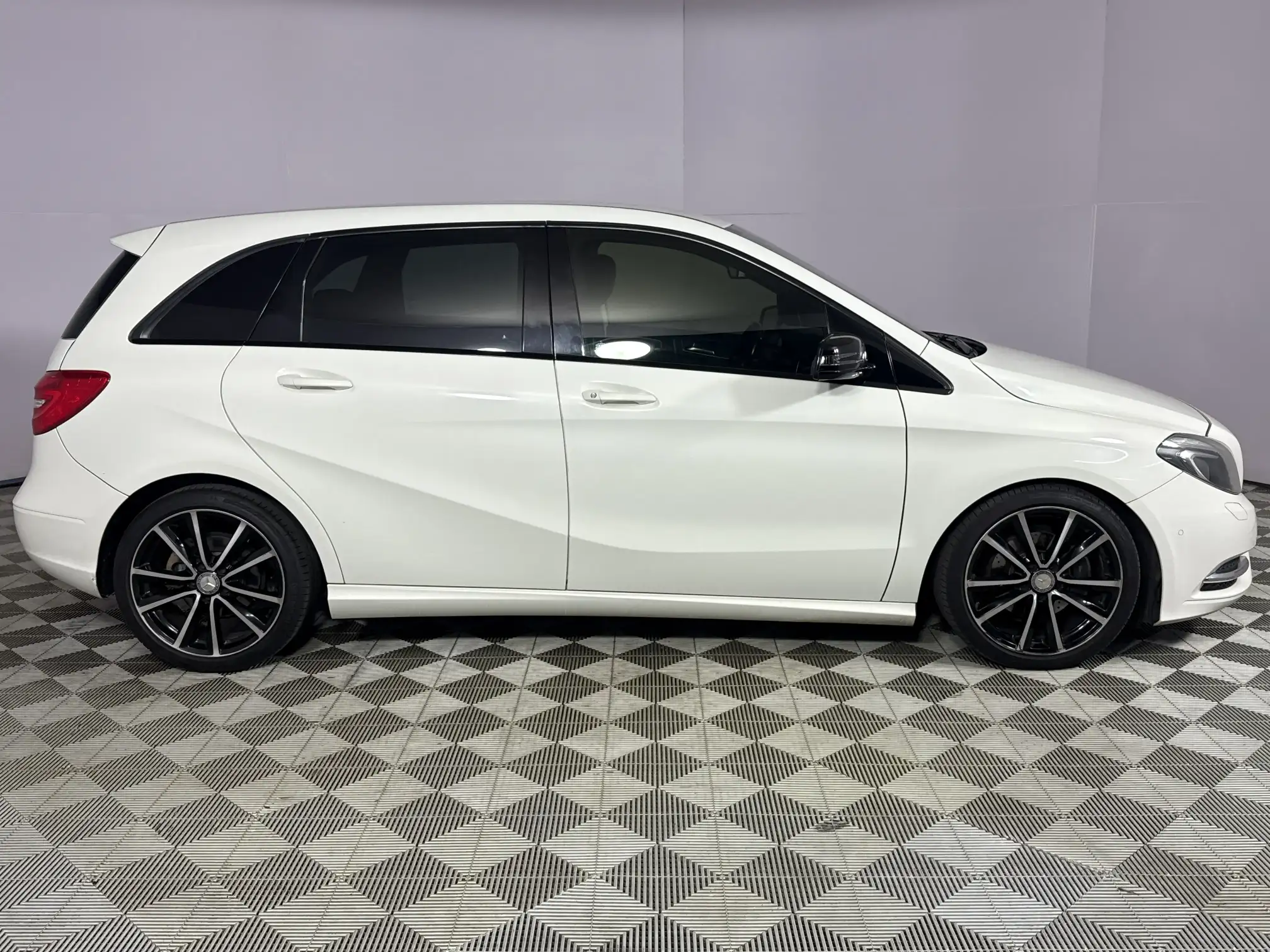 Mercedes-Benz B Class