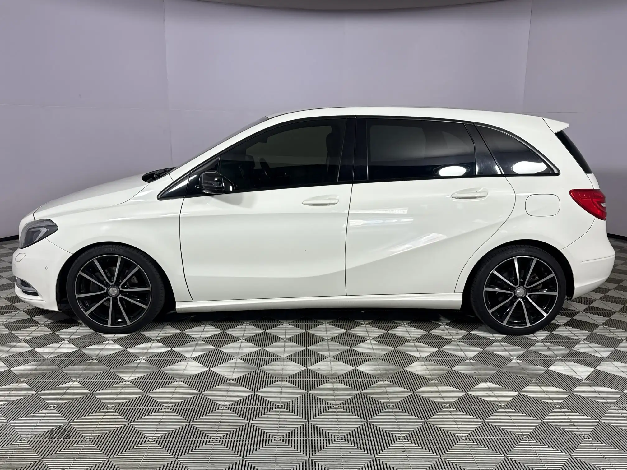 Mercedes-Benz B Class