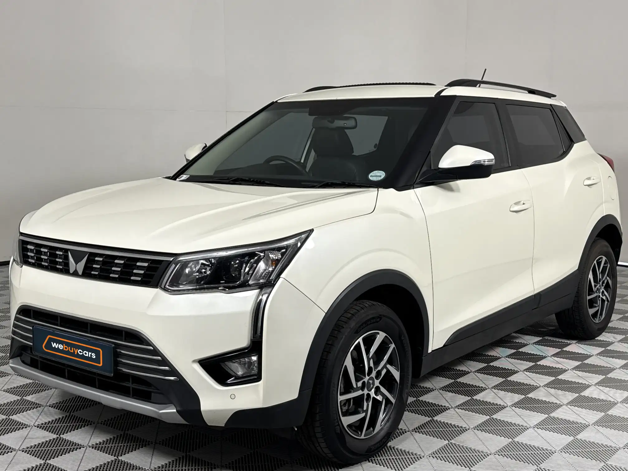 2023 Mahindra Xuv300