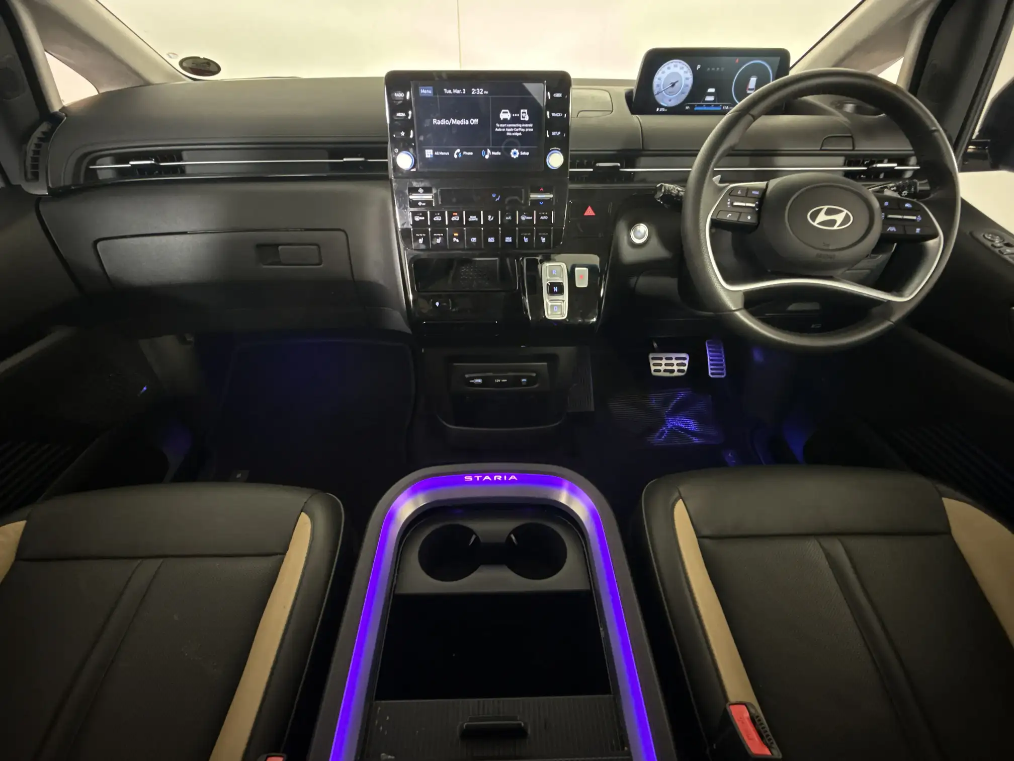 Hyundai Staria