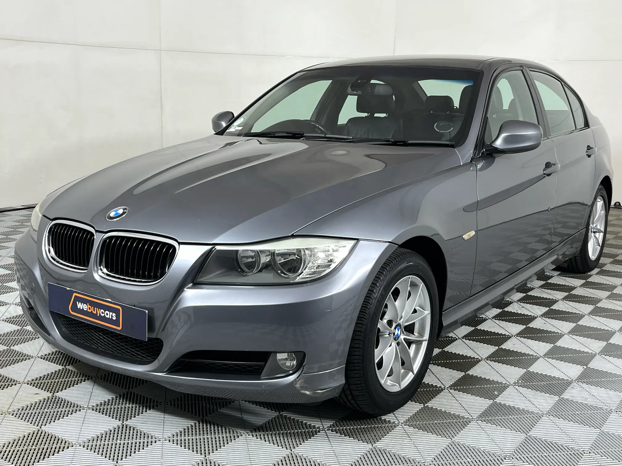 2011 BMW 3 Series 320i (E90)