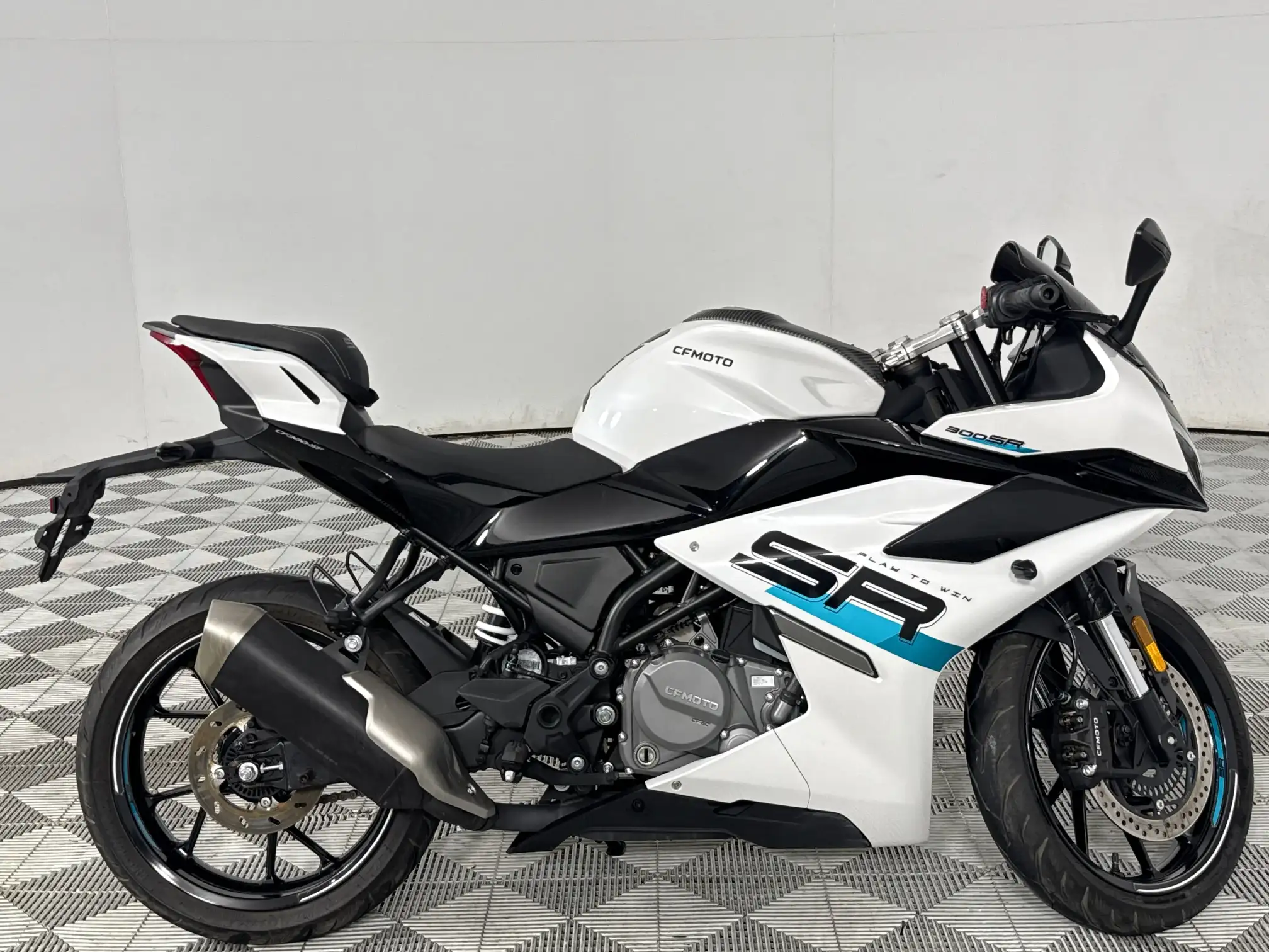 2025 Zhejiang Cf Moto 300 SR