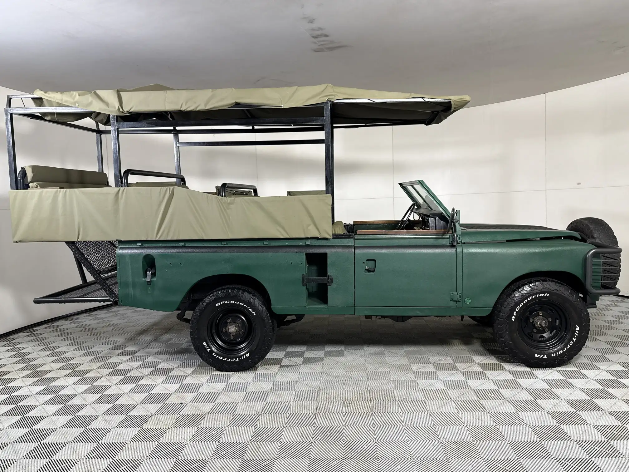 Land Rover 109