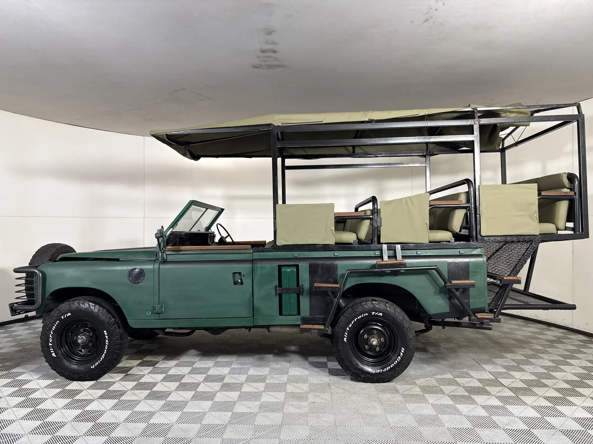Land Rover 109