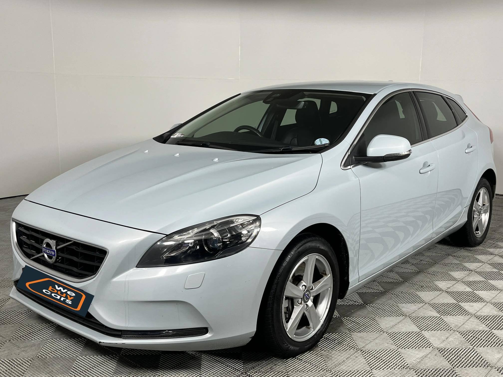 Volvo V40 T3 Momentum Geartronic