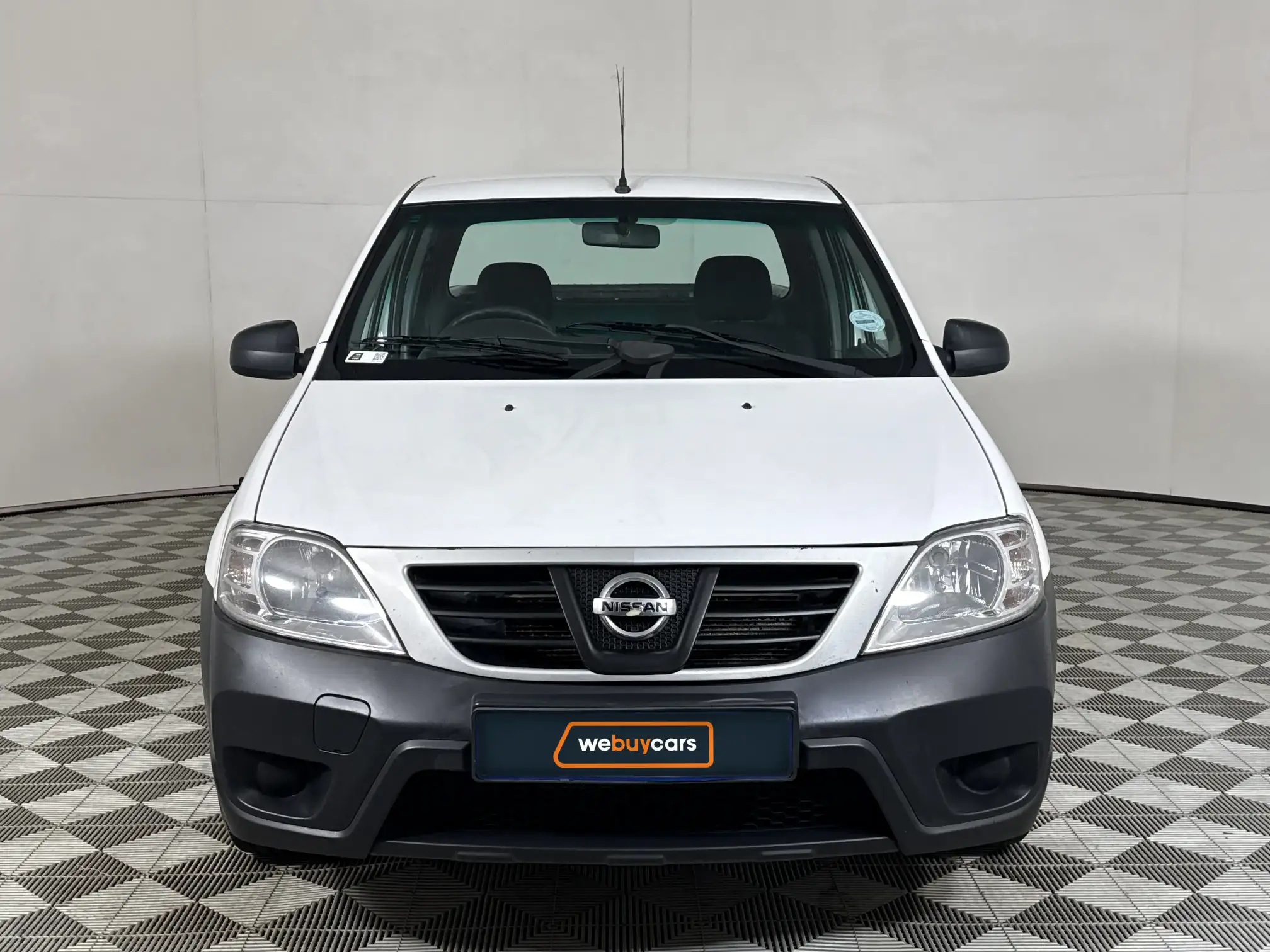 Nissan NP200