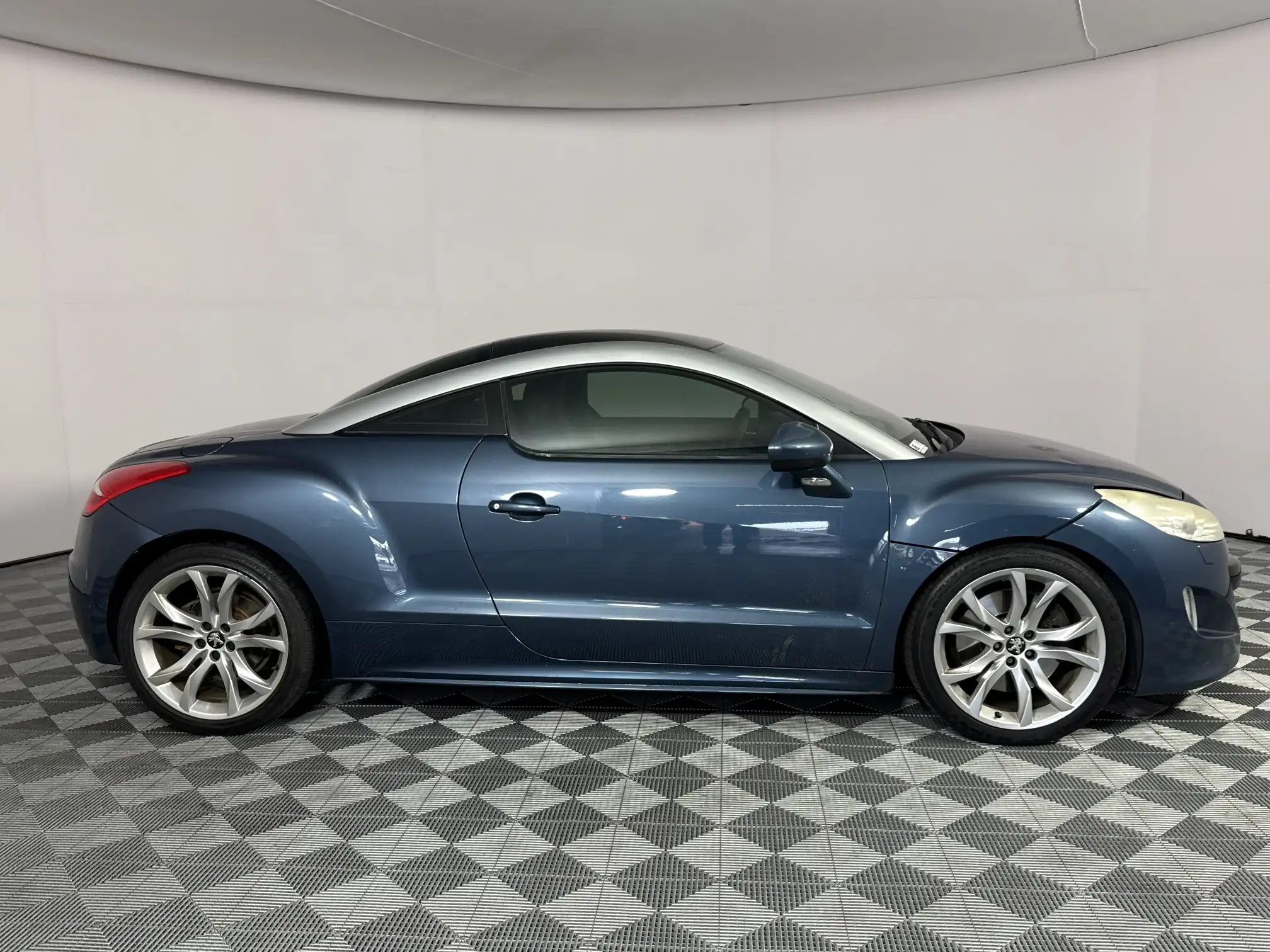 Peugeot RCZ