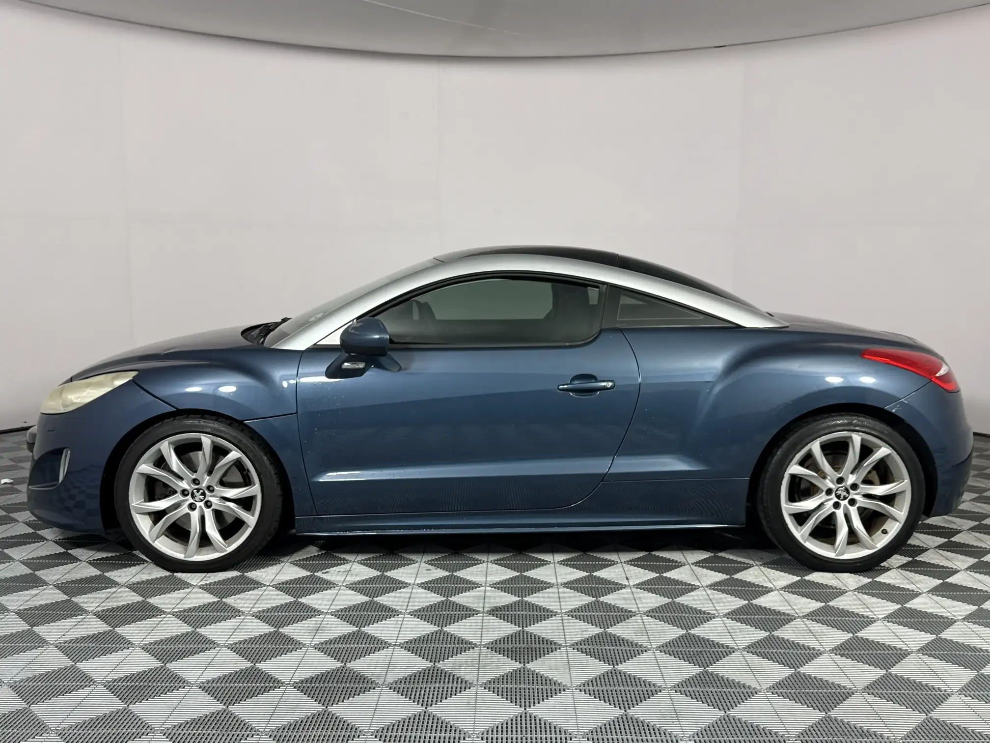 Peugeot RCZ