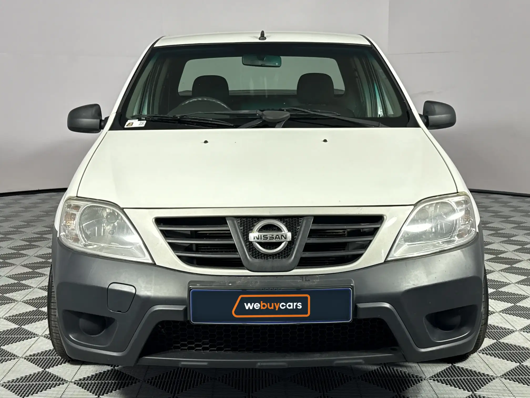 Nissan NP200