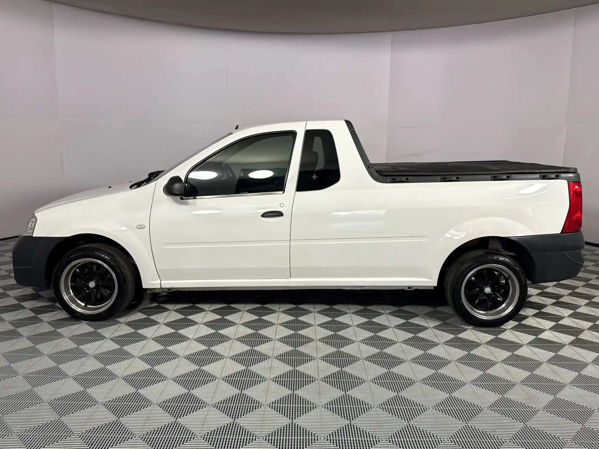 Nissan NP200