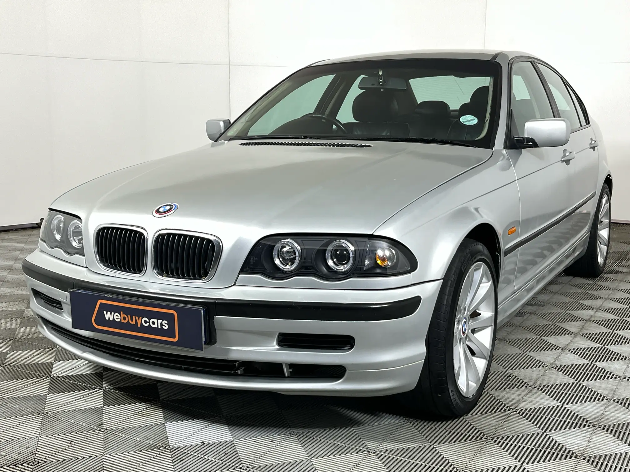 2001 BMW 3 Series 318i (E46)