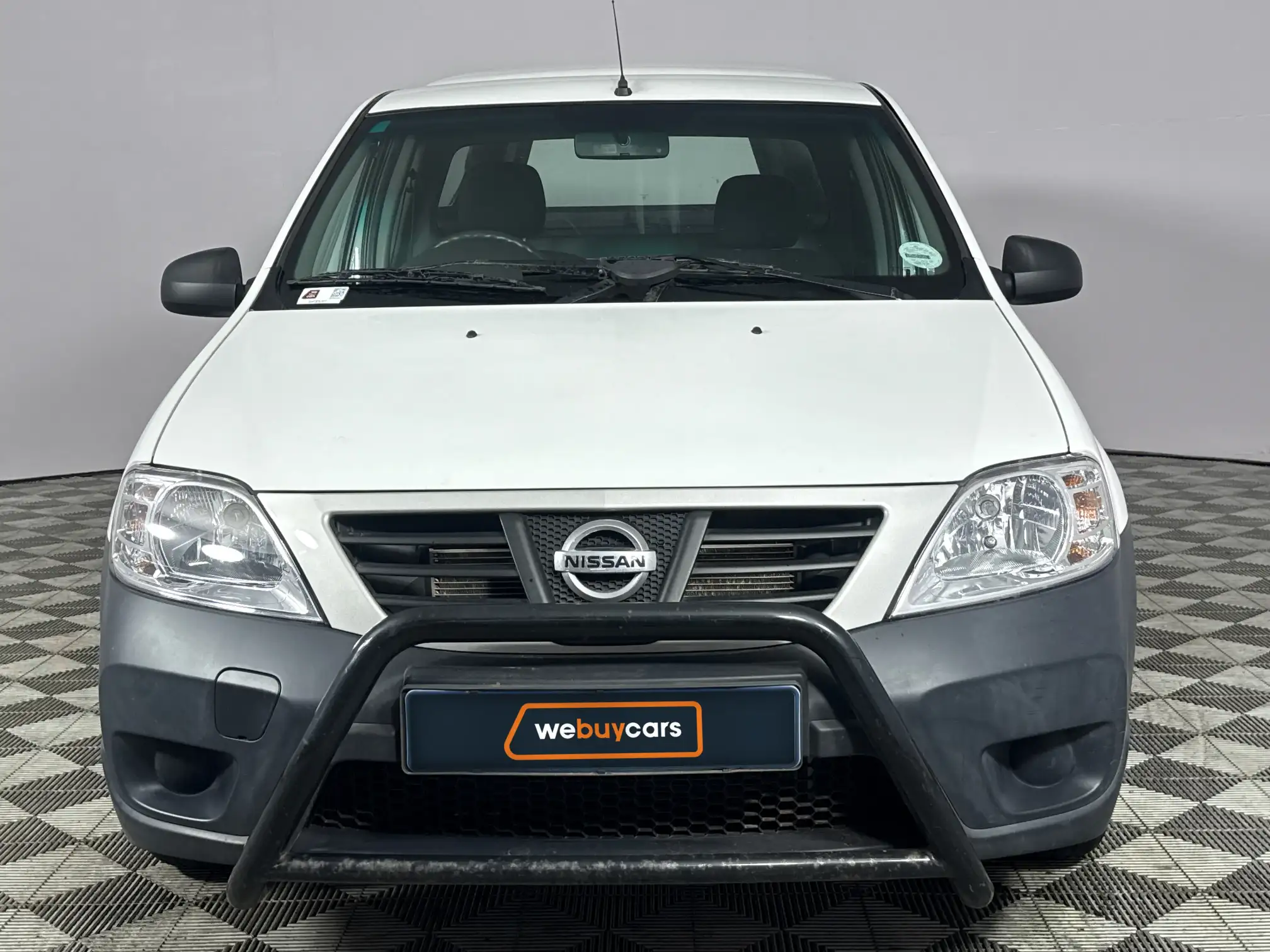 Nissan NP200