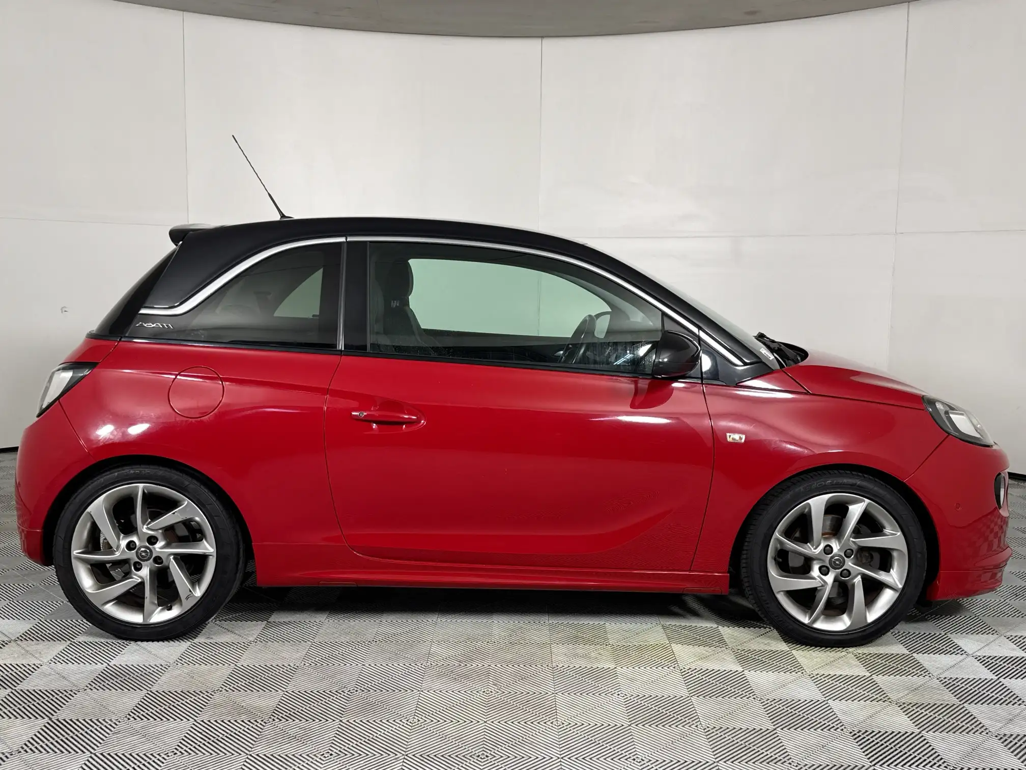 Opel Adam