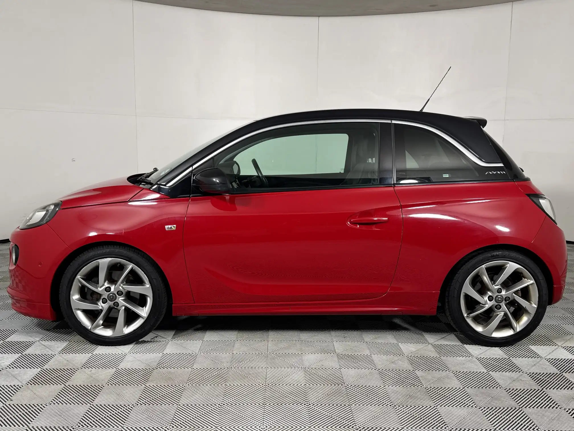 Opel Adam