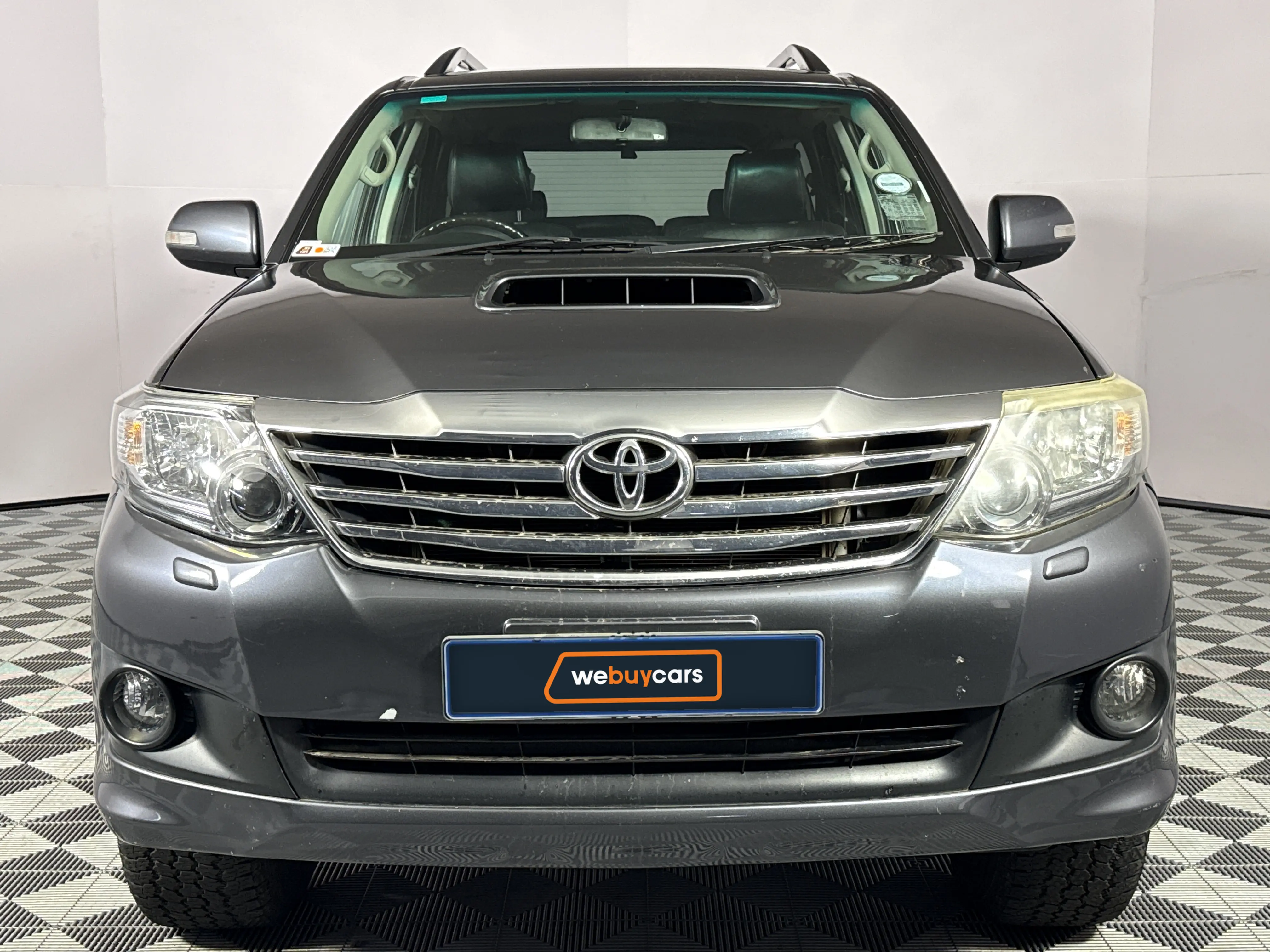2014 Toyota Fortuner 3.0d-4d R/B, photo 2
