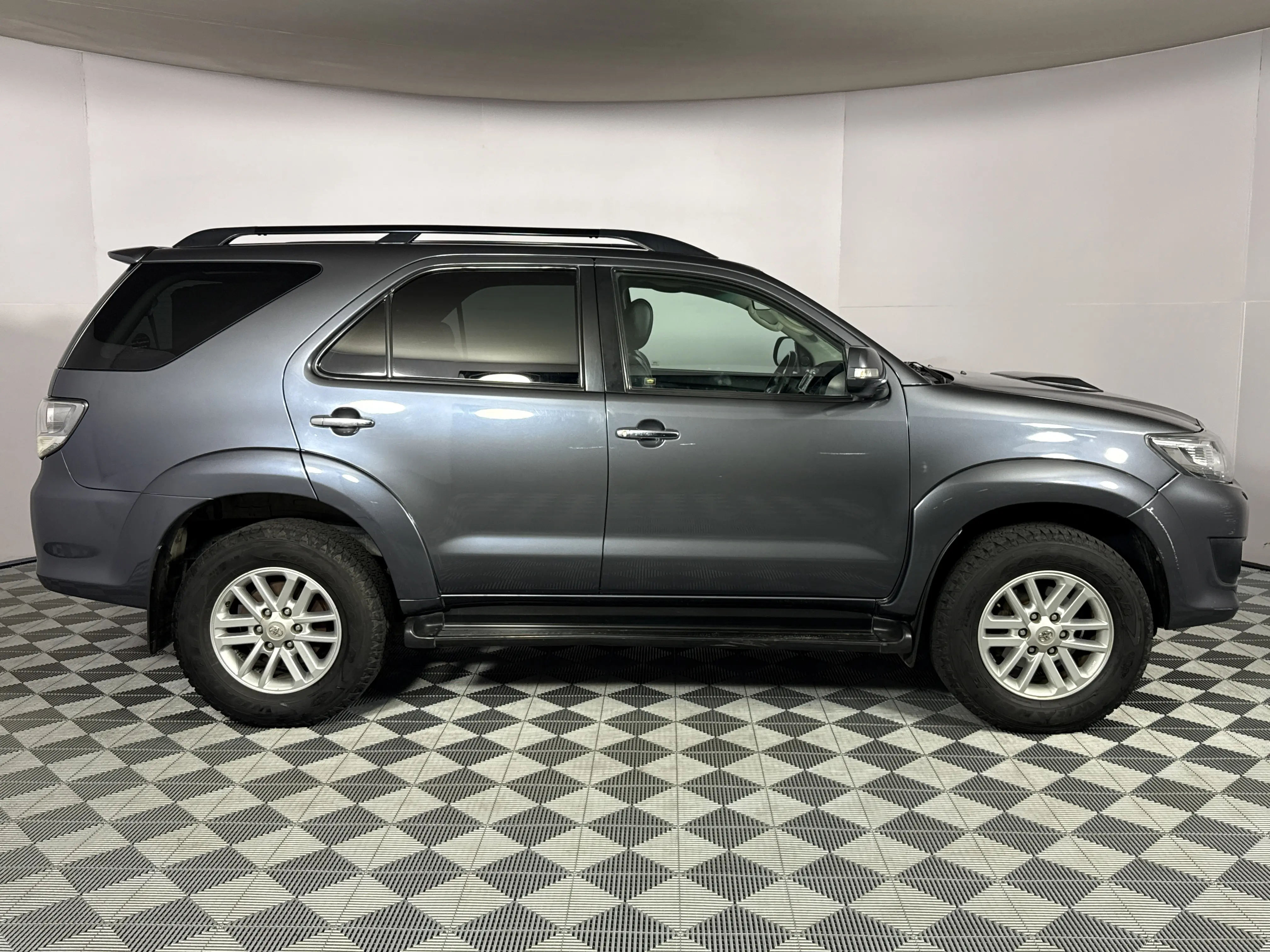 2014 Toyota Fortuner 3.0d-4d R/B, photo 4