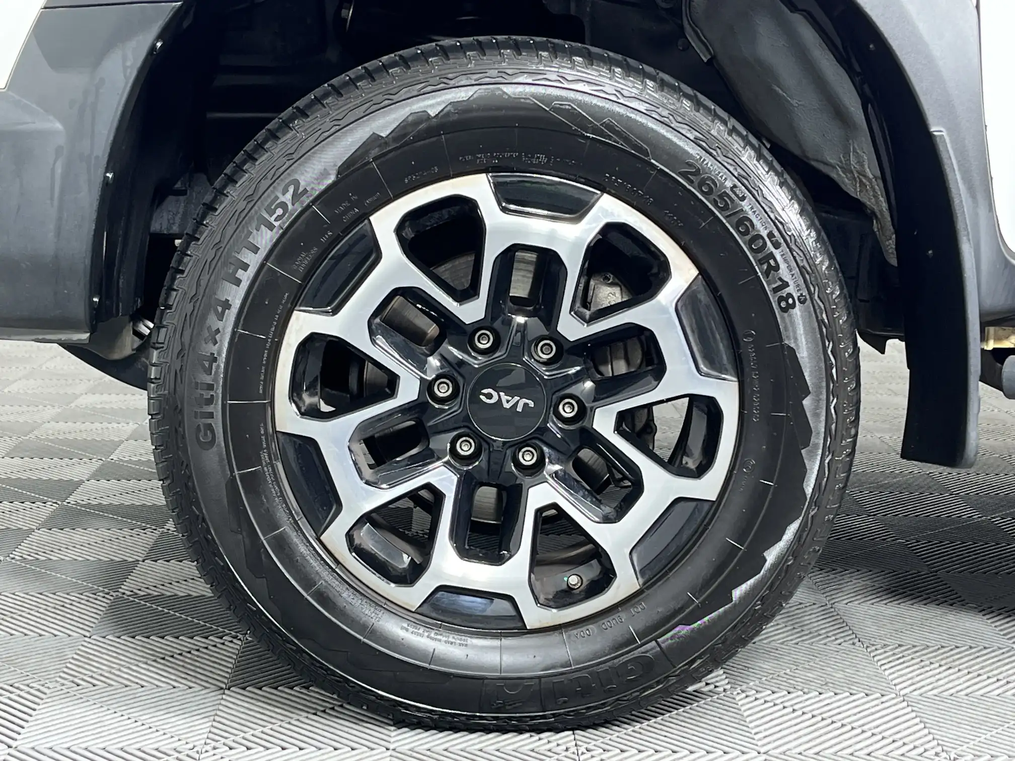 JAC T9