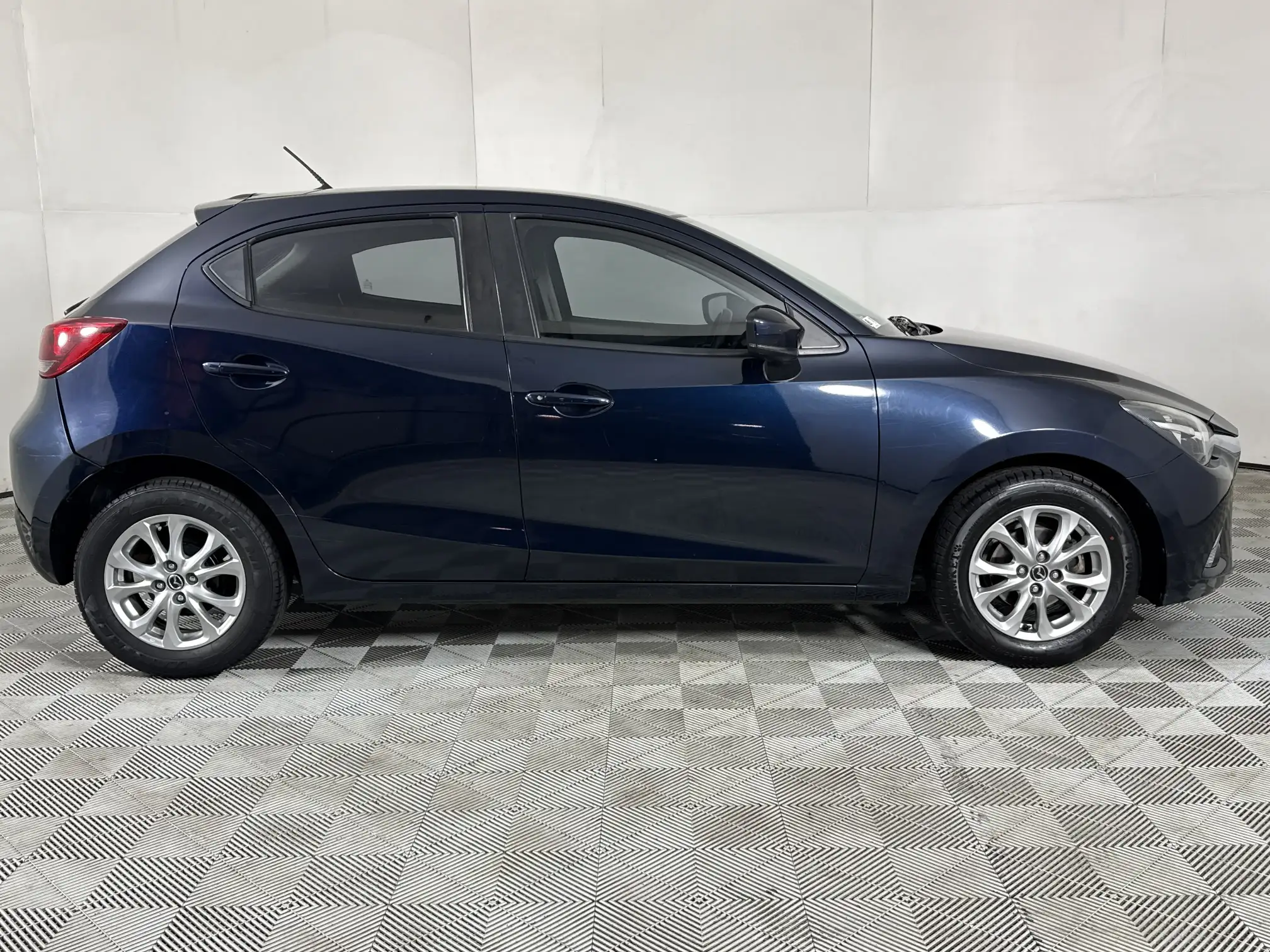 Mazda Mazda 2