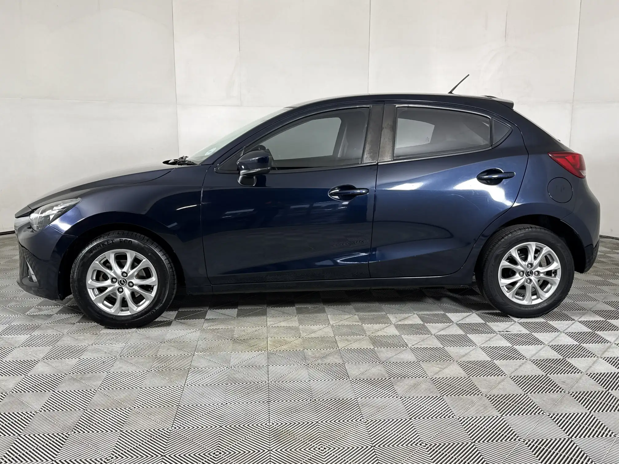 Mazda Mazda 2