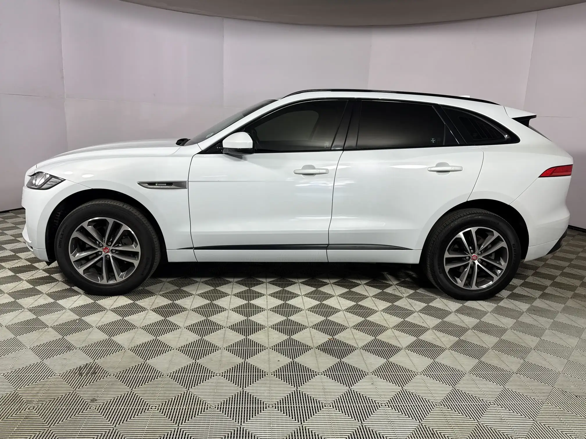Jaguar F-Pace